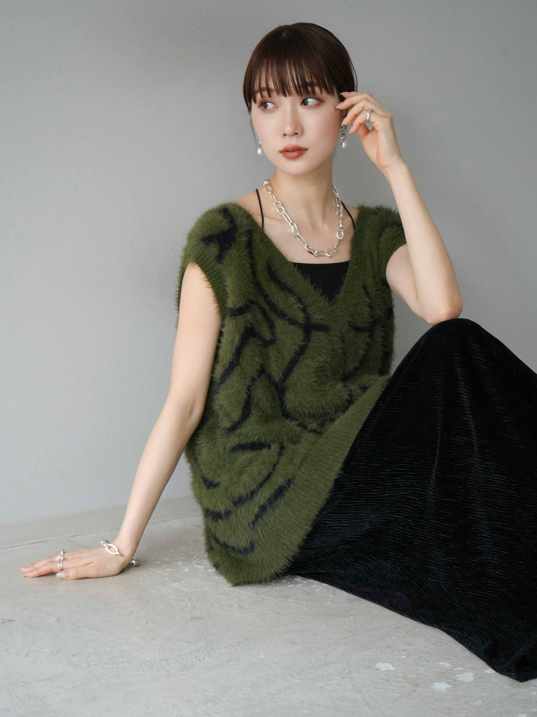 [予約]ラインシャギーニットベスト/カーキ