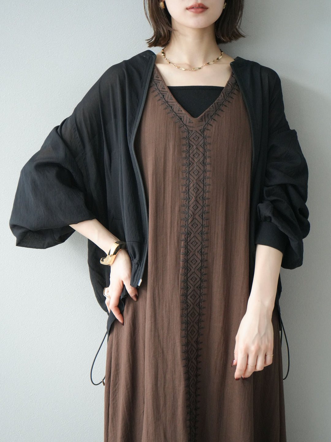 [予約]刺繍Vネックワンピース/ブラウン
