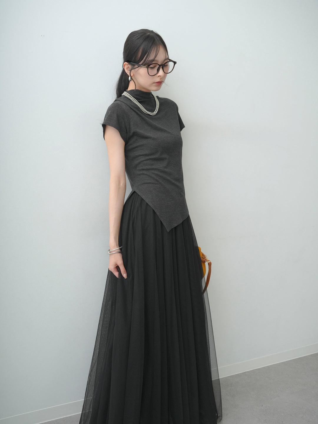 [SET]ヘムアシメバックボタンデザインフレンチトップ+チュールボリュームスカート(2set)