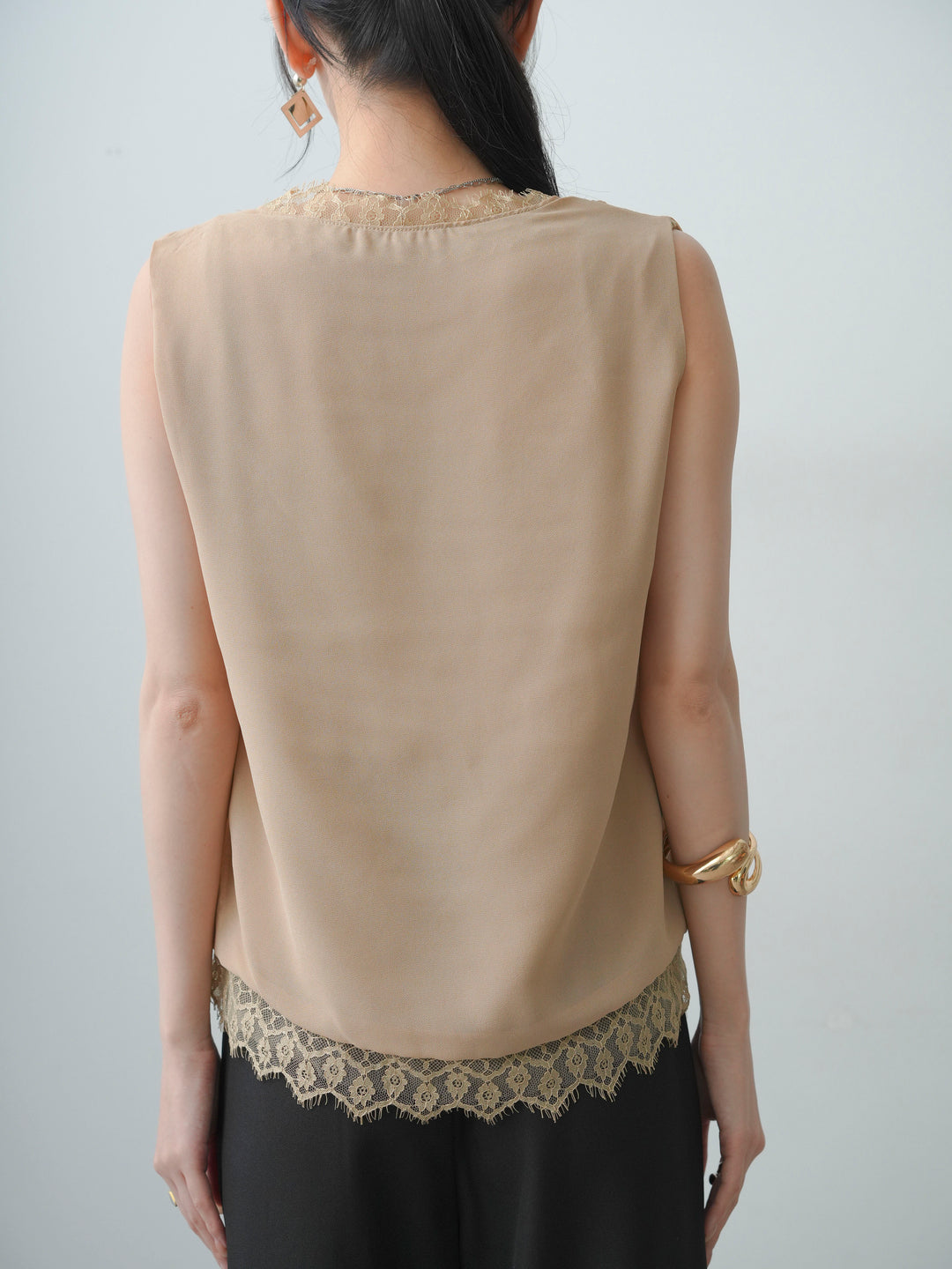 [予約]レースレイヤードカシュクールノースリブラウス/beige