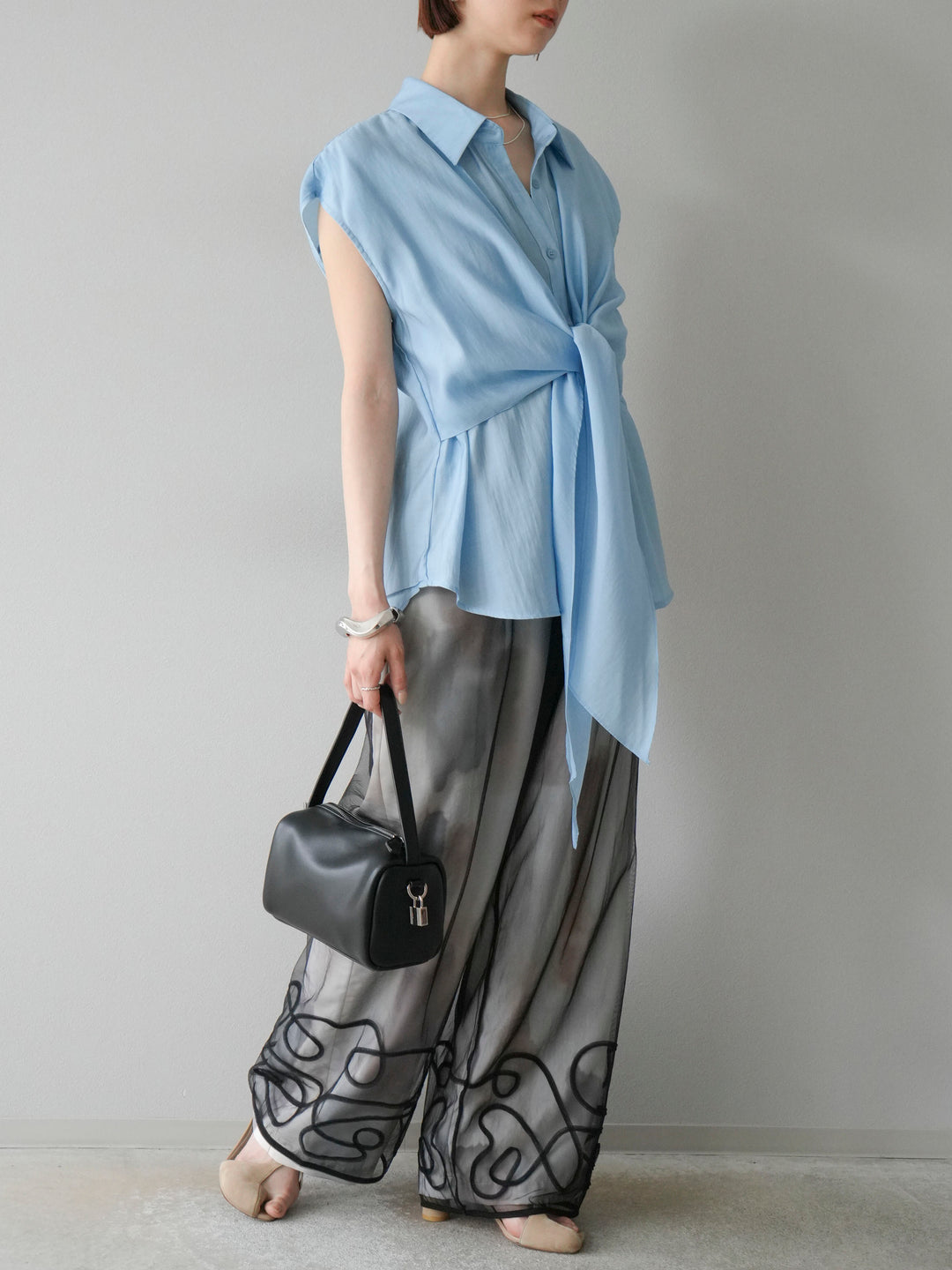 [SET] 前繫帶透視上衣 + 水彩藝術休閒褲 (2 件組)