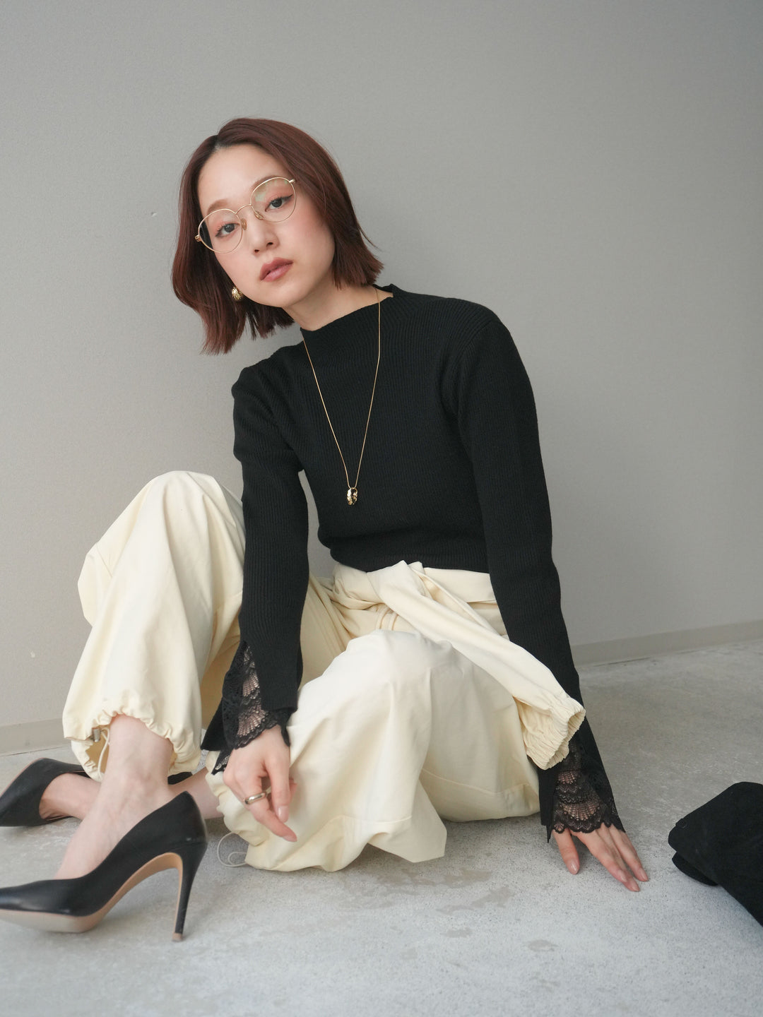 [SET]袖スカラップレースオフネックニットトップス+ウエスト巻きデザインドロストコットンナイロンパンツ(2set)