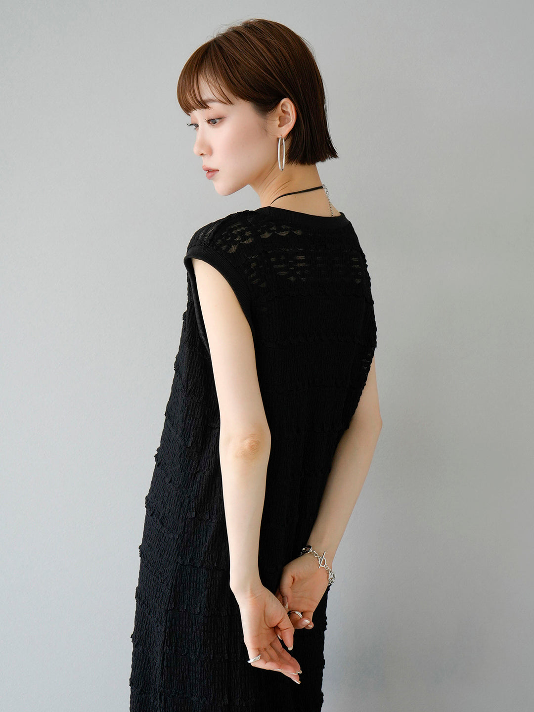 [SET] Border lace sleeveless dress + choice of necklace set (2 sets)