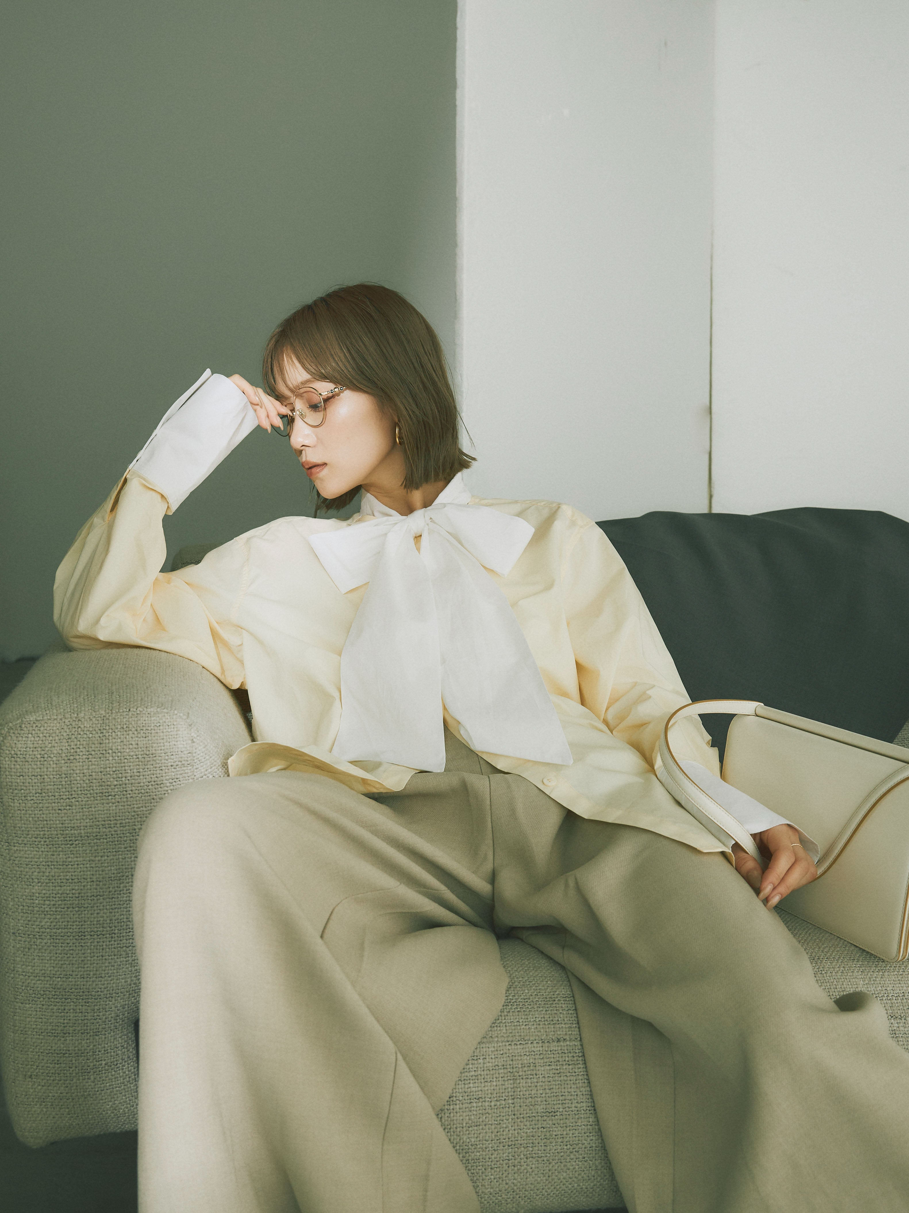 予約]ブロードボウタイブラウス/イエロー – Lumier