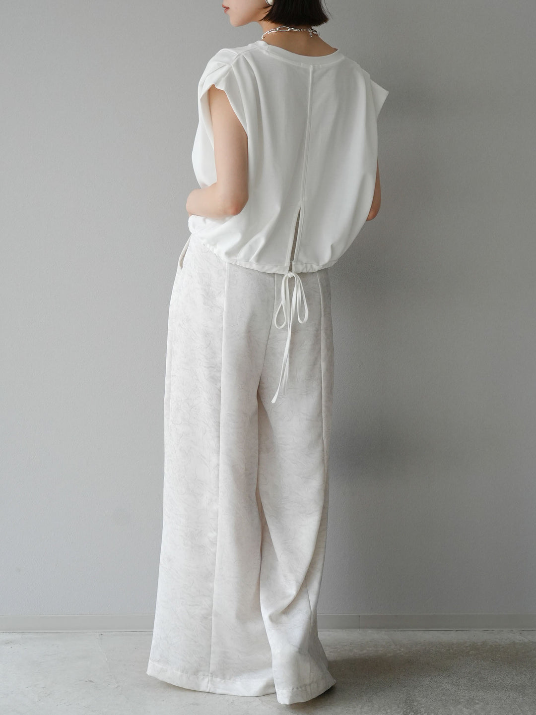 [Pre-order] 2-tuck nuanced satin wide pants/ivory