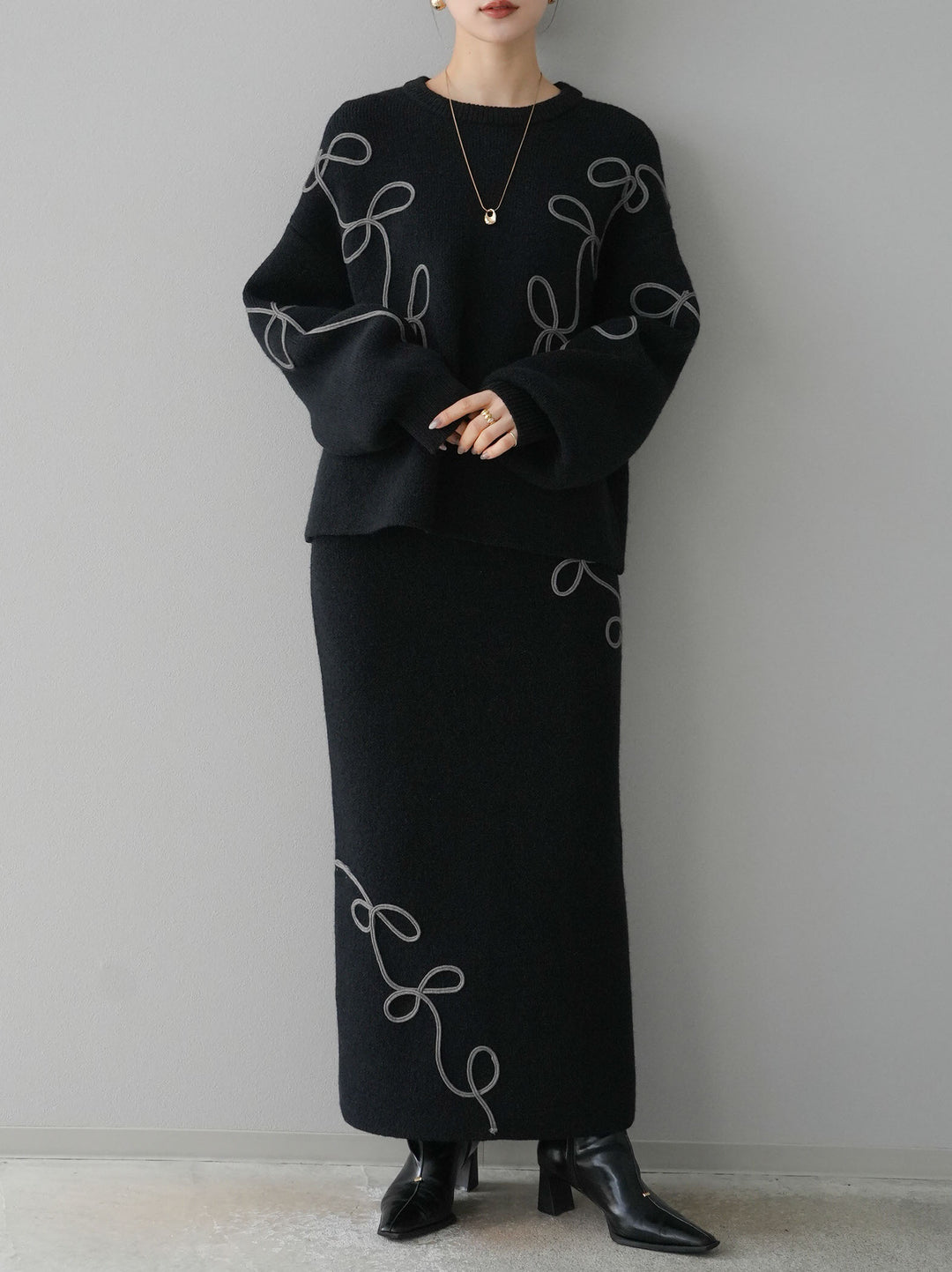 [予約]コード刺繍ルーズニットプルオーバー/ブラック