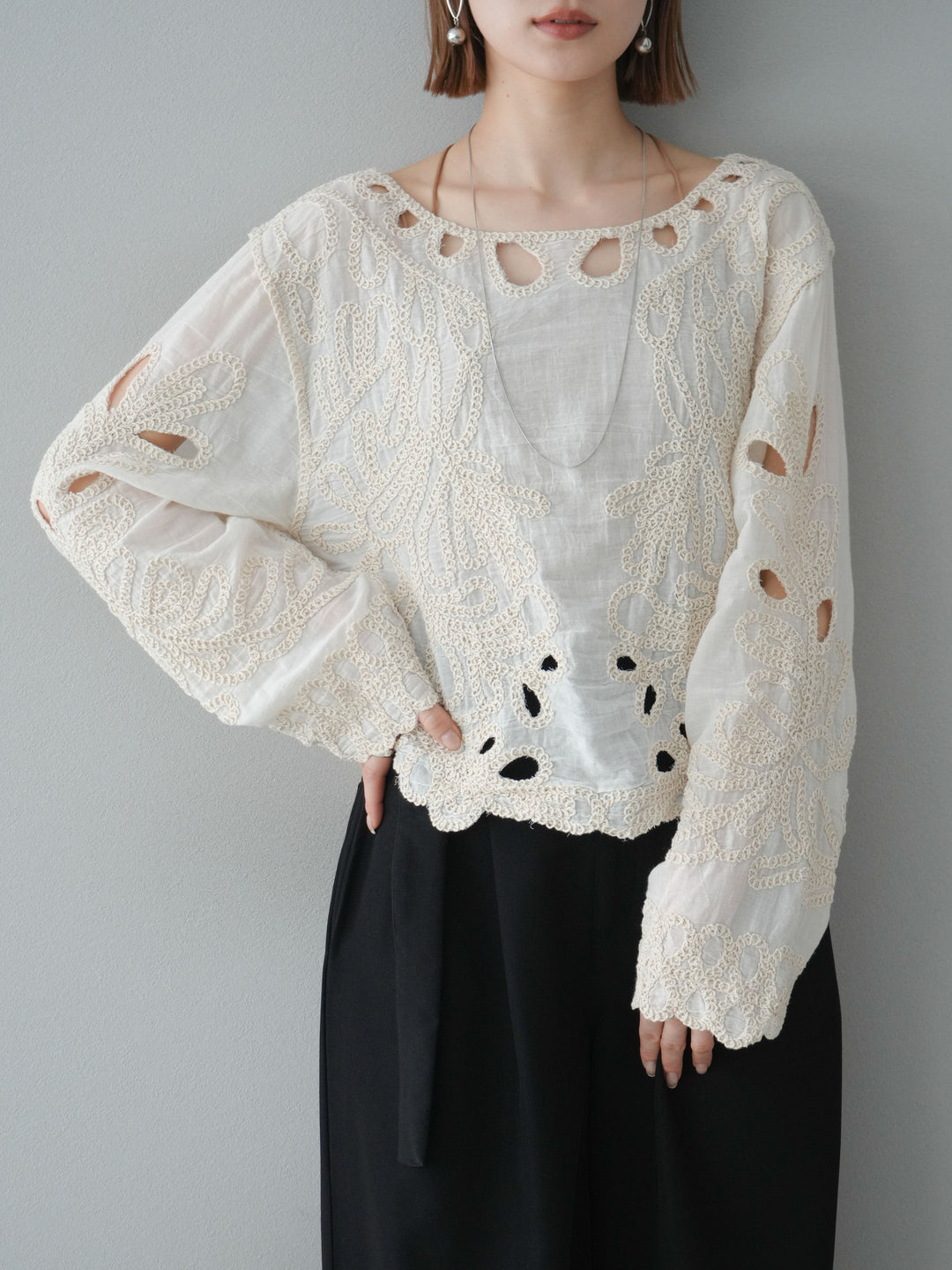 [預訂] 鉤針設計襯衫/象牙色