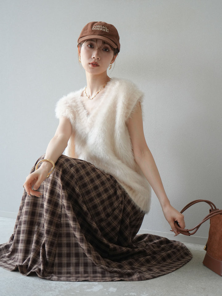 [予約]ラメシャギーVネックニットベスト/アイボリー