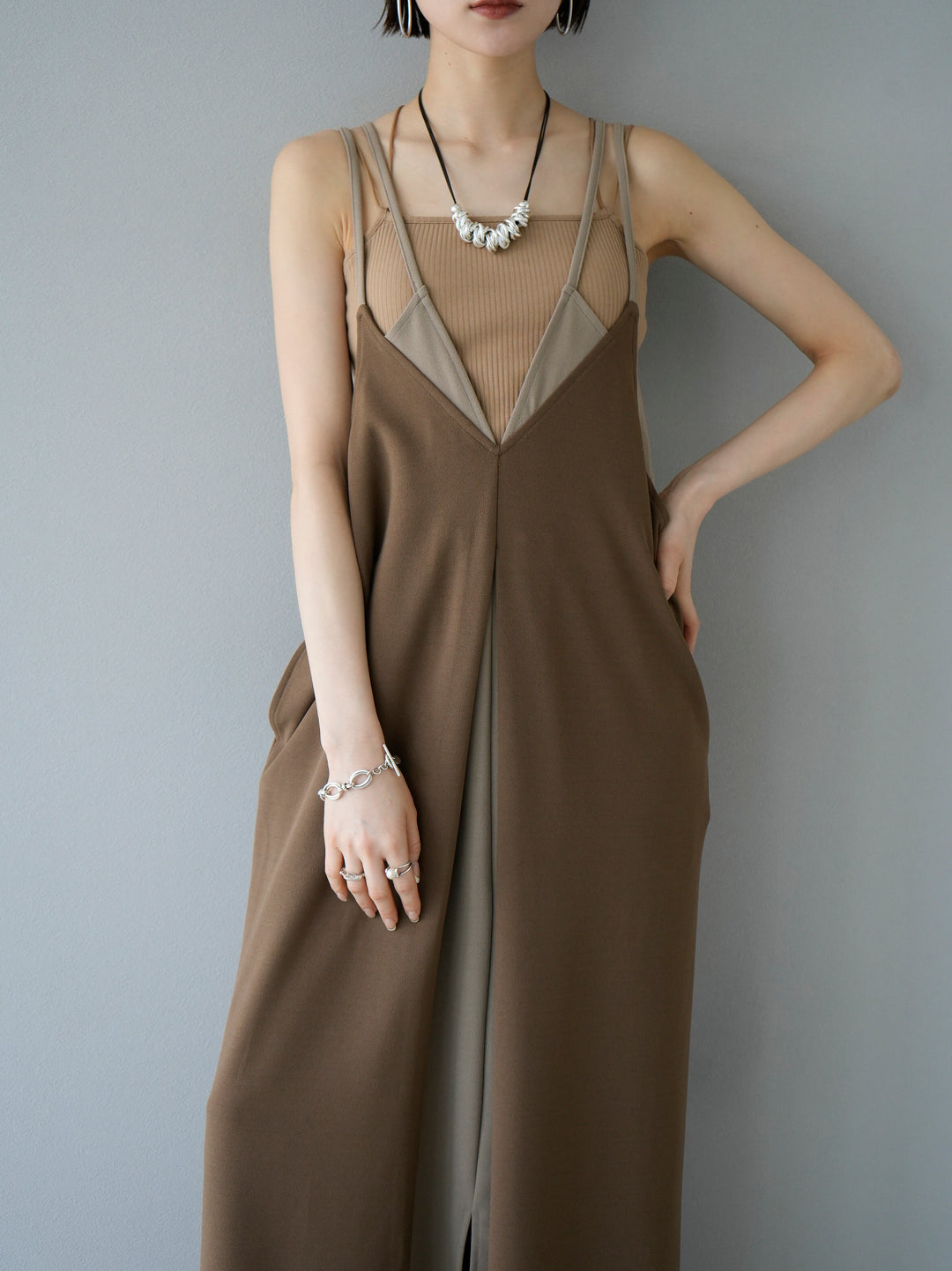 [Pre-order] Bicolor Layered Design Cami Dress/Mocha