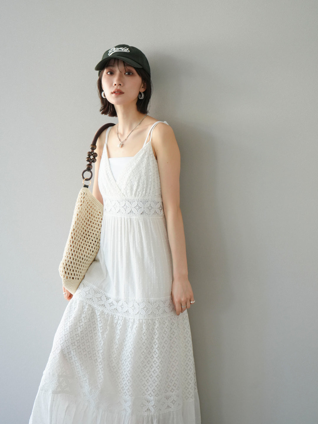 [SET] 蕾絲花邊吊帶裙+網紗羅紋罩杯吊帶背心（2件組）