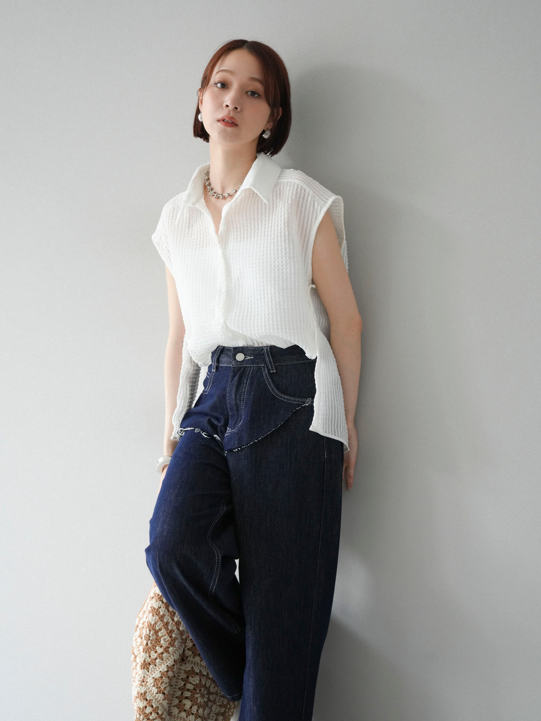 [SET] 透視格紋無袖襯衫 + 臀部設計牛仔褲（2 套）