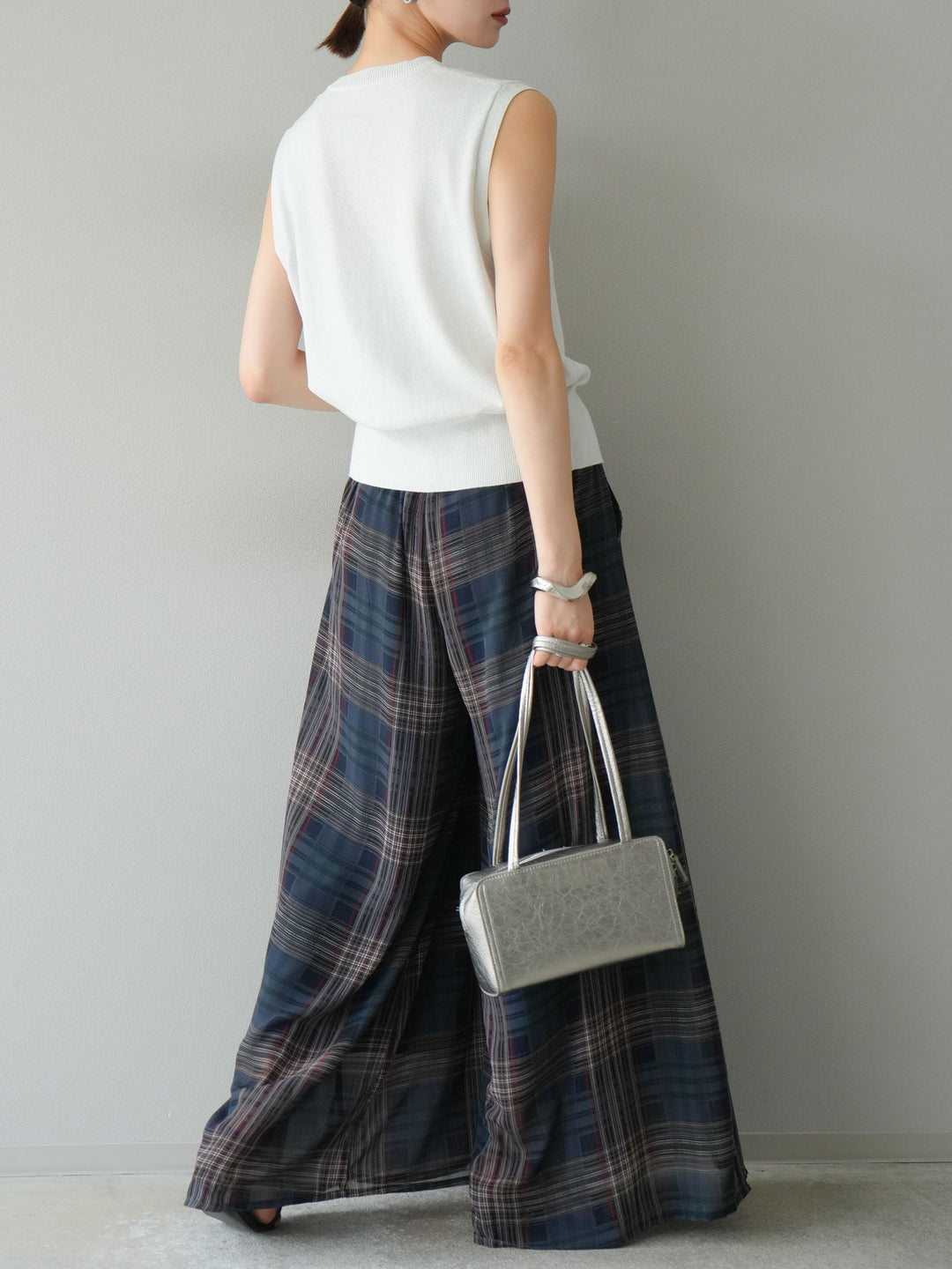 [SET] 金銀絲針織背心 + 透視格紋寬鬆褲 (2 件套)