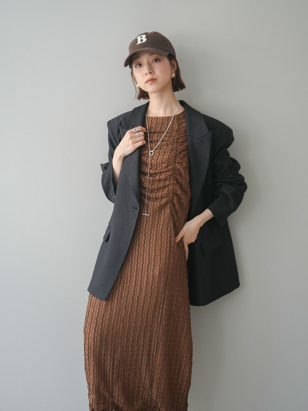 [SET]シャーリングジャガードノースリーブワンピース+エフォートレステイラードジャケット(2set)