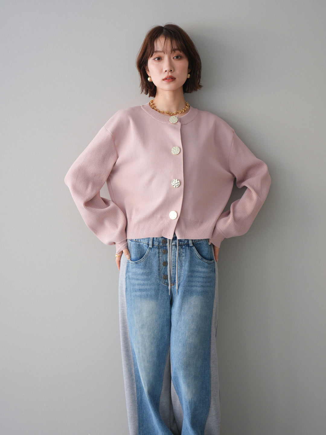 [SET]メタルボタンクルーネックニットカーディガン+デニム切替スウェットパンツ(2set)