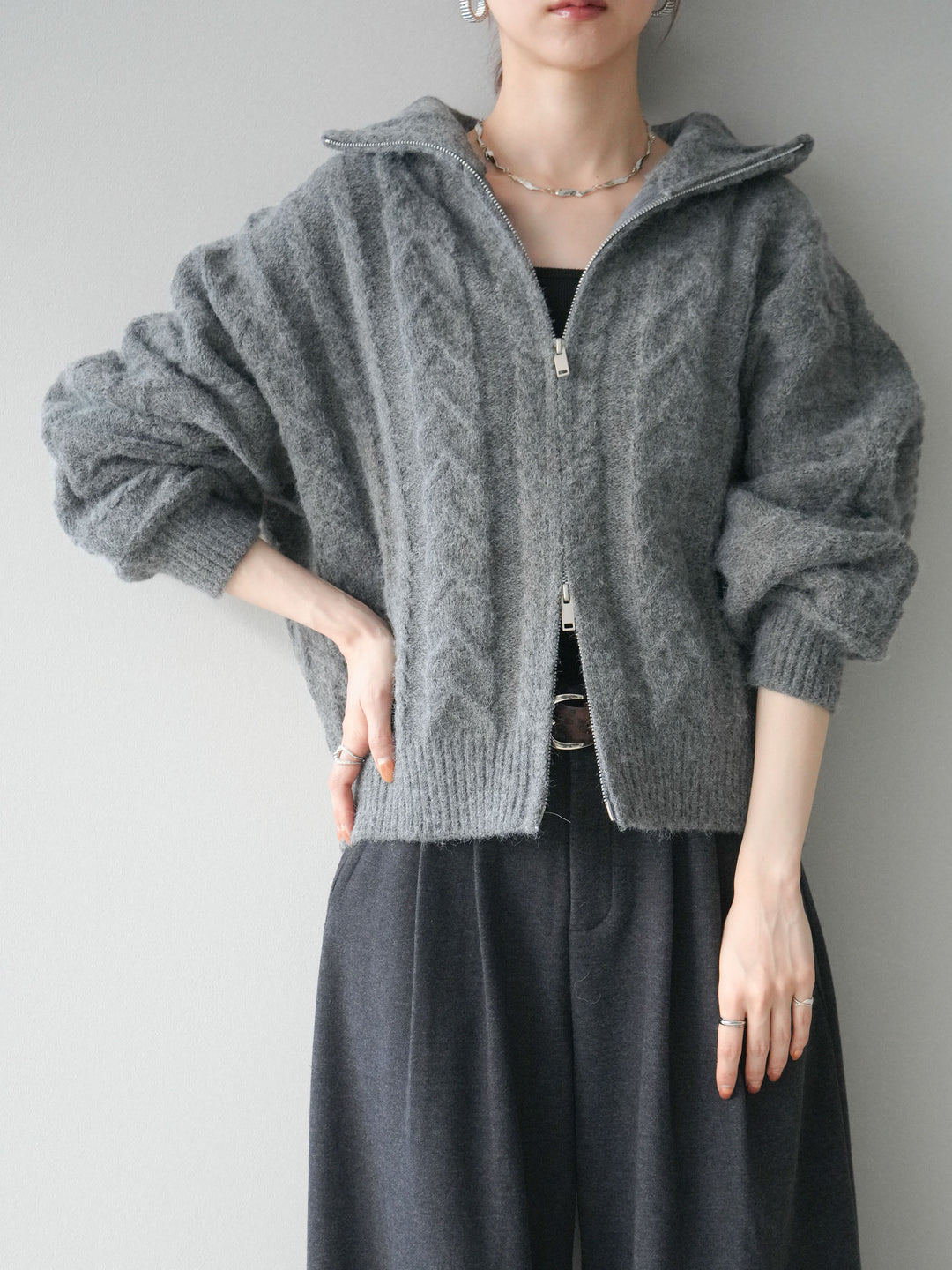 [SET]ケーブル編みハイネックZIPニットカーディガン+アニマル柄ベルト付きウールタッチワイドパンツ(2set)