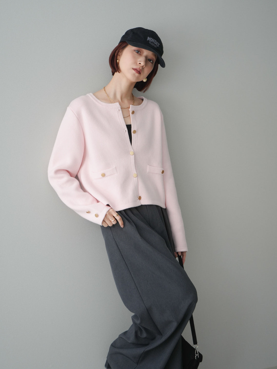 [SET]ゴールドボタンノーカラーニットジャケット+サテンベルトタックワイドパンツ(2set)