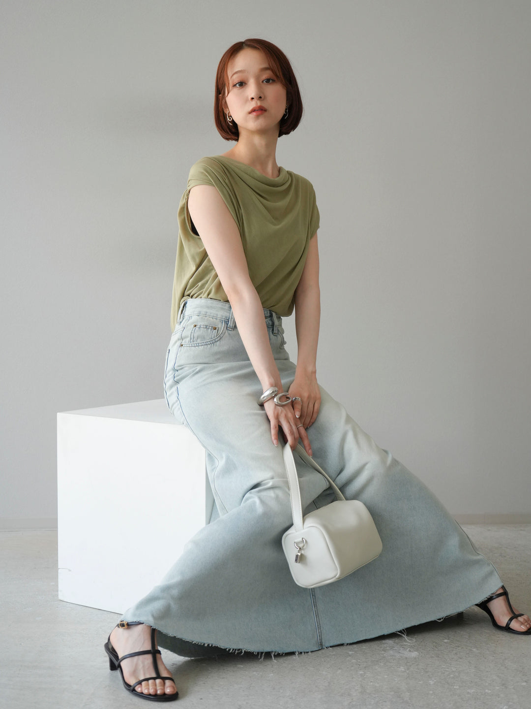 【預購】串珠鏈垂墜上衣/卡其色