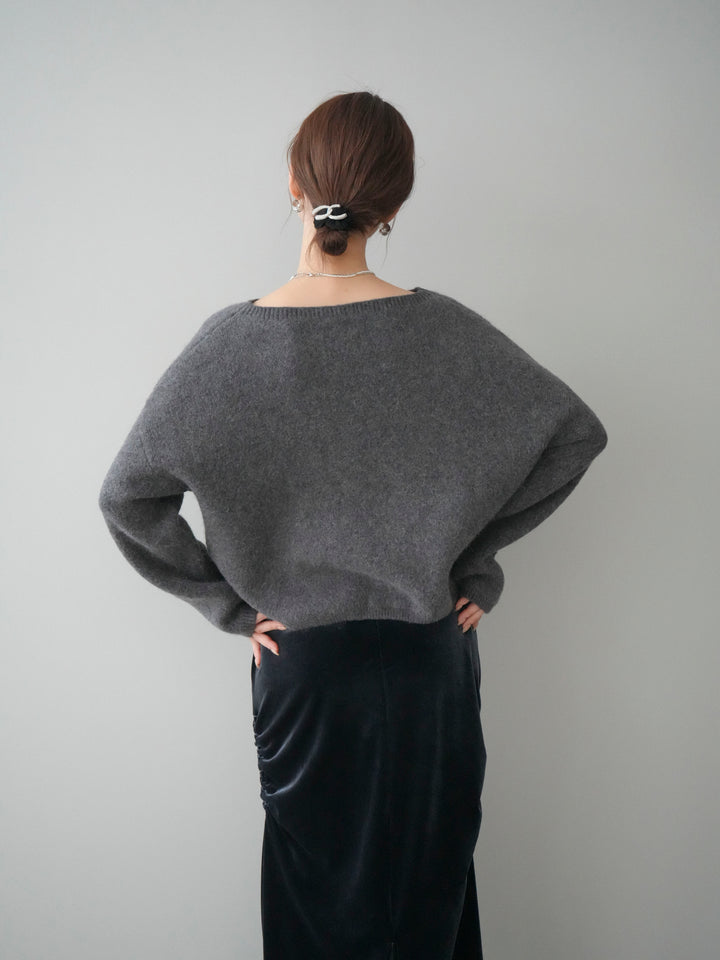 [予約]アンゴラタッチボートネッククロップドプルオーバー/charcoal