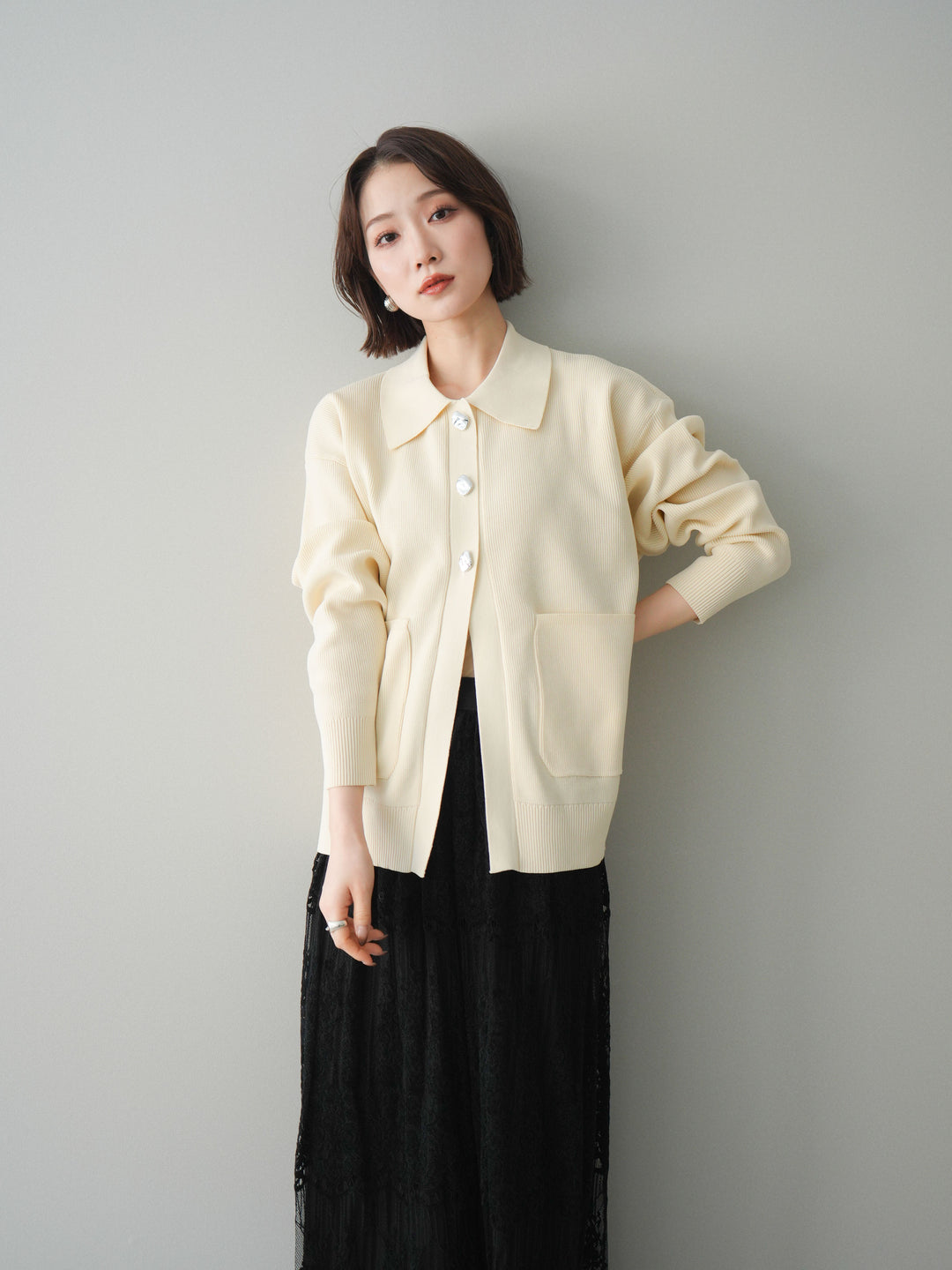 [予約]メタルボタン襟付きポリエステルニットカーディガン/ivory