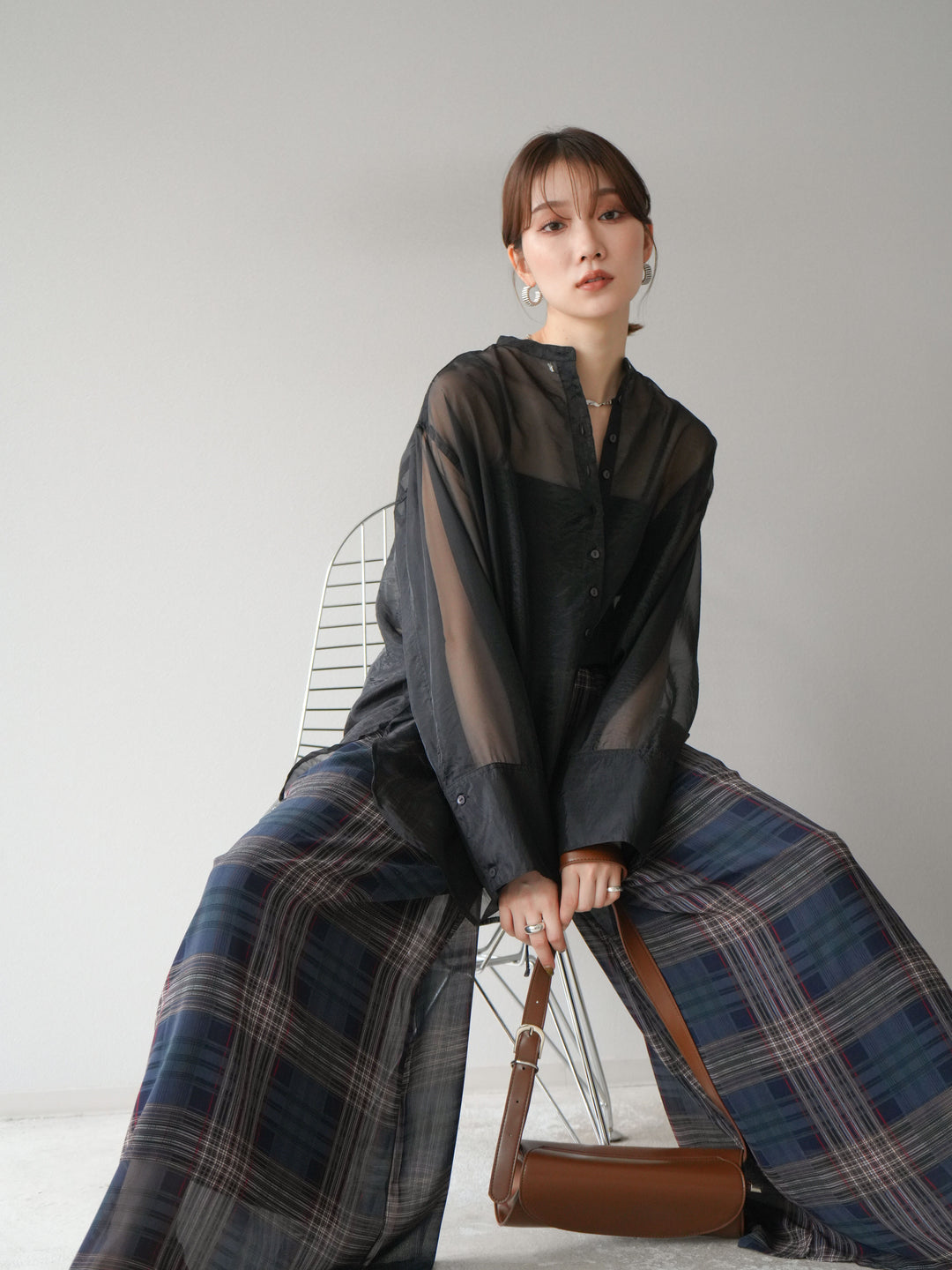 [予約]シャイニーシアーバンドカラーシャツ/ブラック