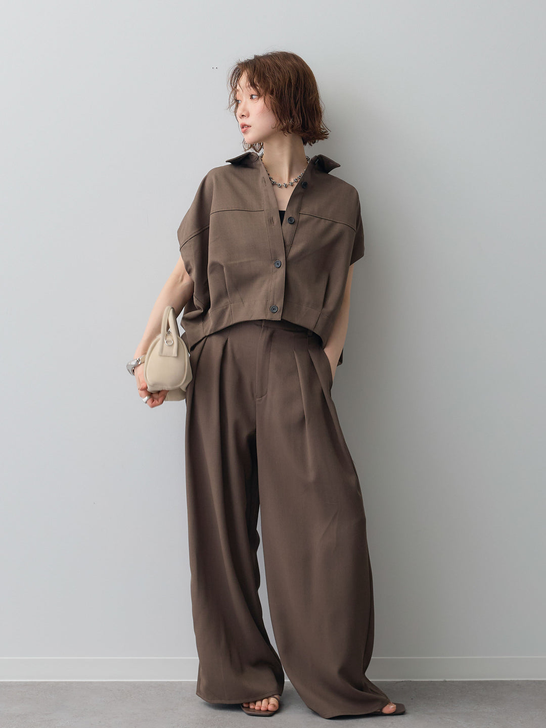 【套裝】縐綢燈籠無袖襯衫 + 縐綢闊腿褲（兩件套）