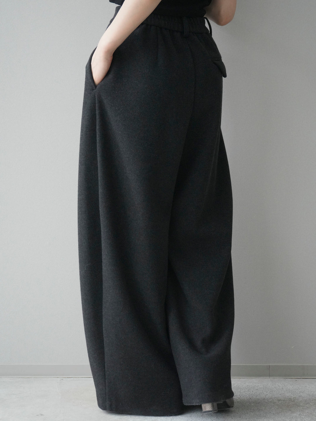 [予約]ウールタッチカーブパンツ/darkgray