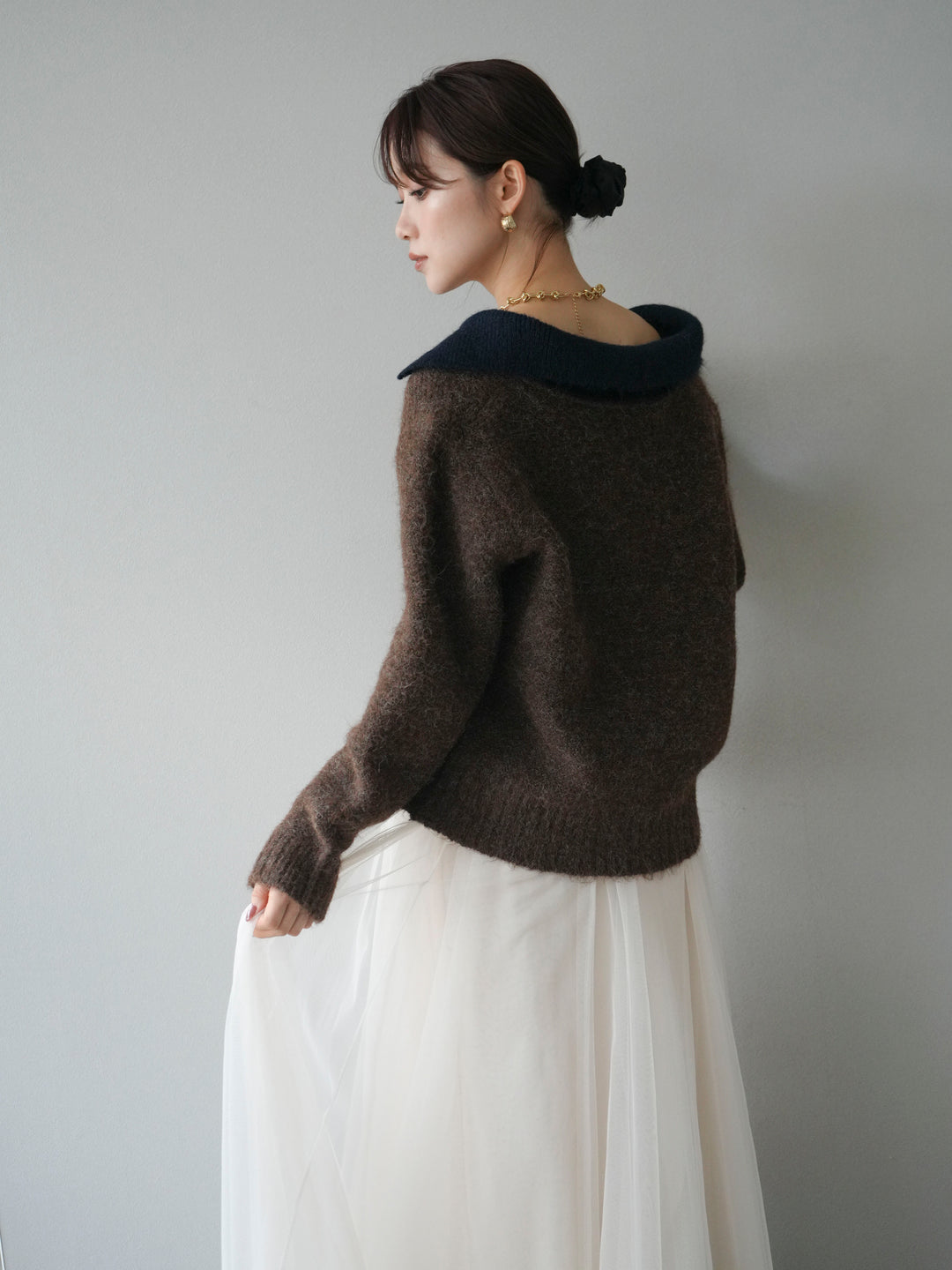 [予約]バイカラー襟付きニットプルオーバー/brown