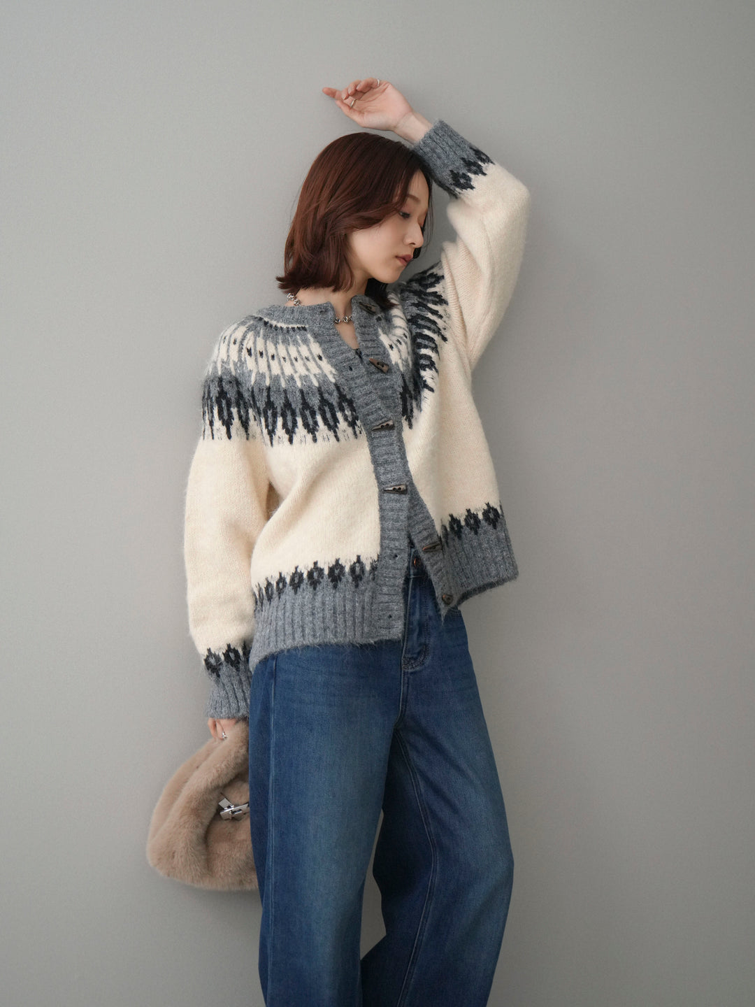 [SET]トグルボタン求心柄ニットカーディガン+裏起毛裾フリンジワイドデニムパンツ(2set)