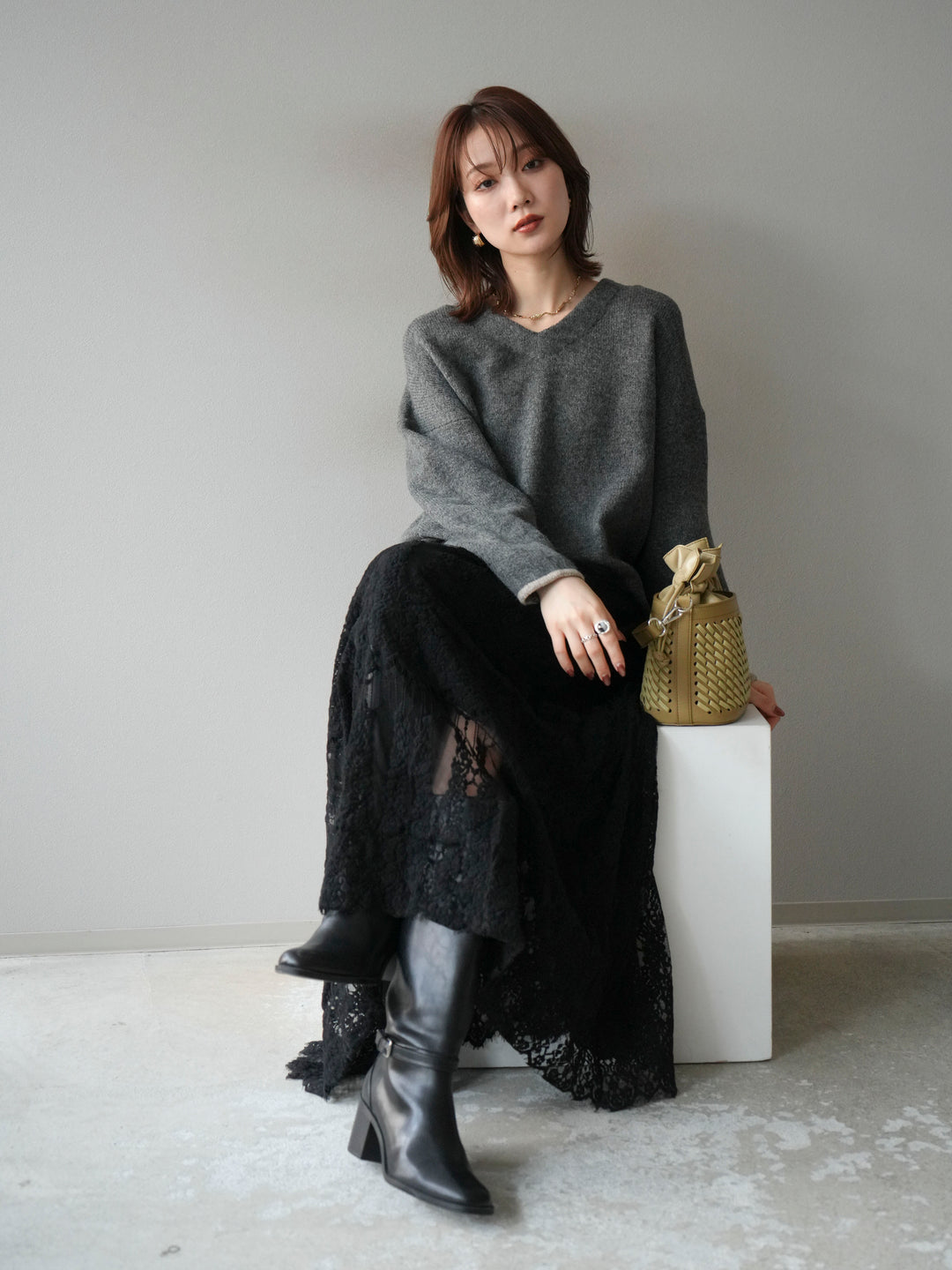 [SET]Vネック配色スリーブニットプルオーバー+選べるアクセセット(2set)