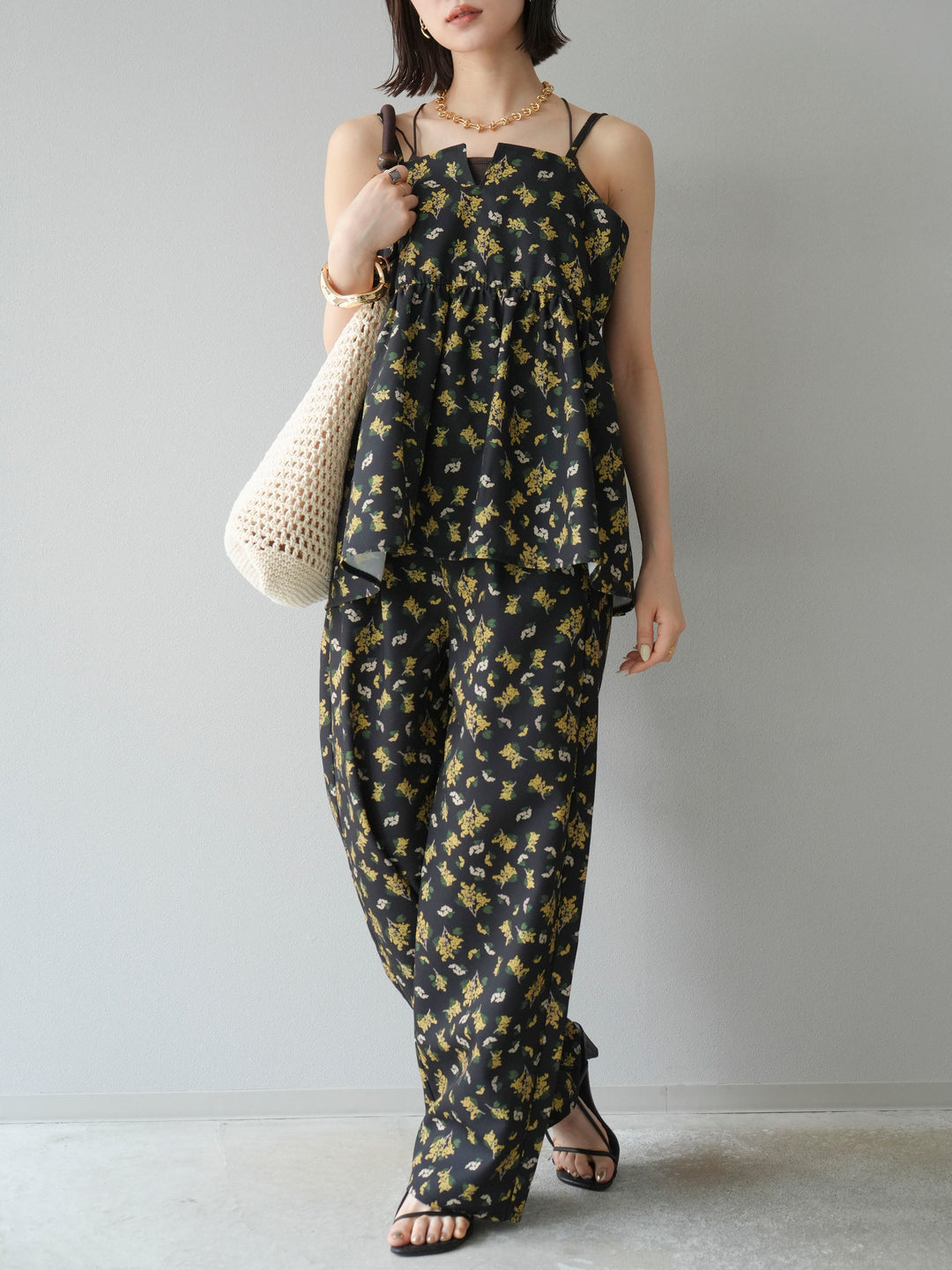 [予約]ブーケプリントタックパンツ/ブラック