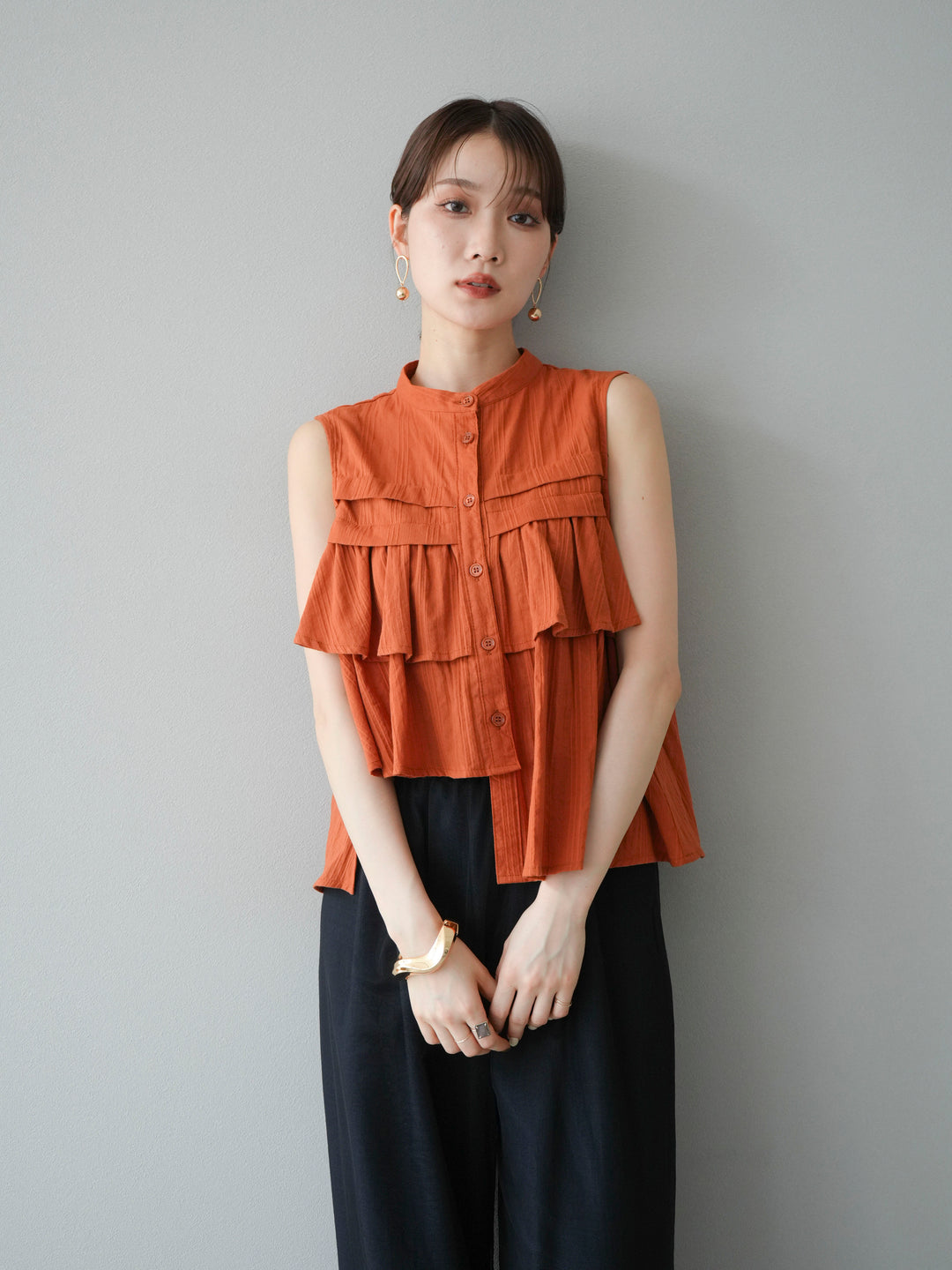 [SET]ドビーストライプアシンメトリーフリルノースリブラウス+コード刺繍チュールレイヤードパンツ+リネンライクイージーワイドパンツ(3set)