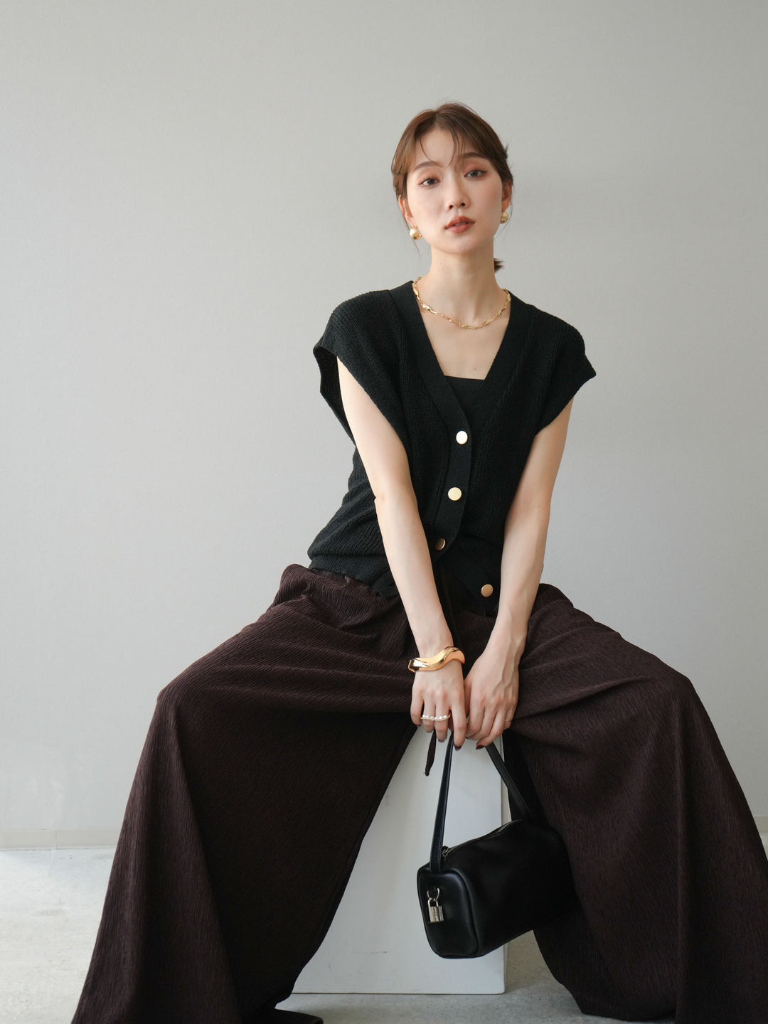 [予約]ゴールドボタンVネックニットカーディガン/ブラック