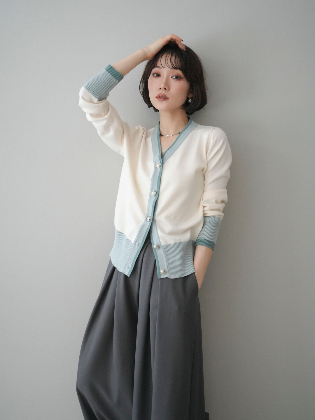 [SET]デザインボタン配色Vネックニットカーディガン+テープベルトタックバギーパンツ(2set)