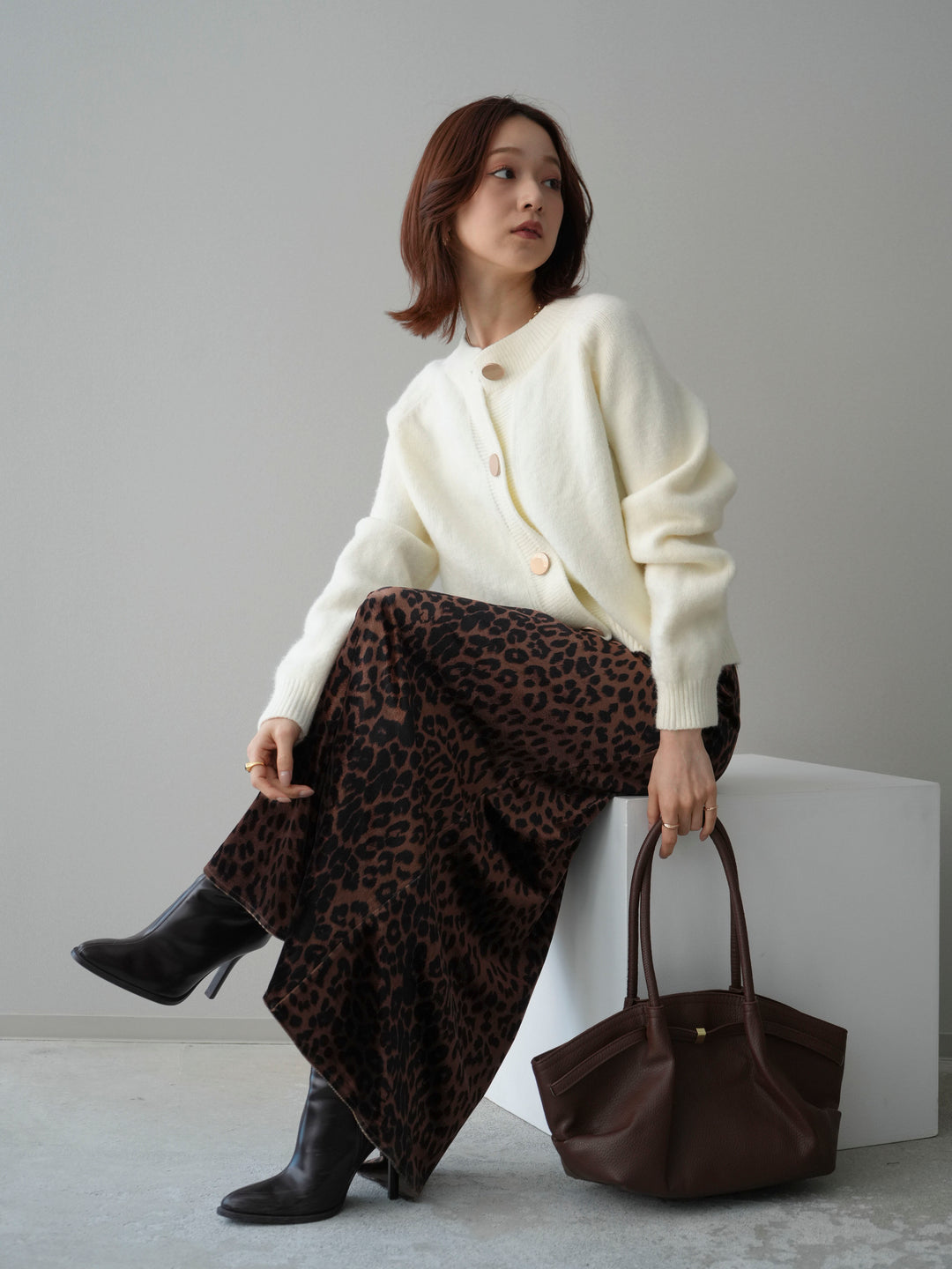 [SET]BIGボタンニットカーディガン+レオパードベロアナロースカート(2set)