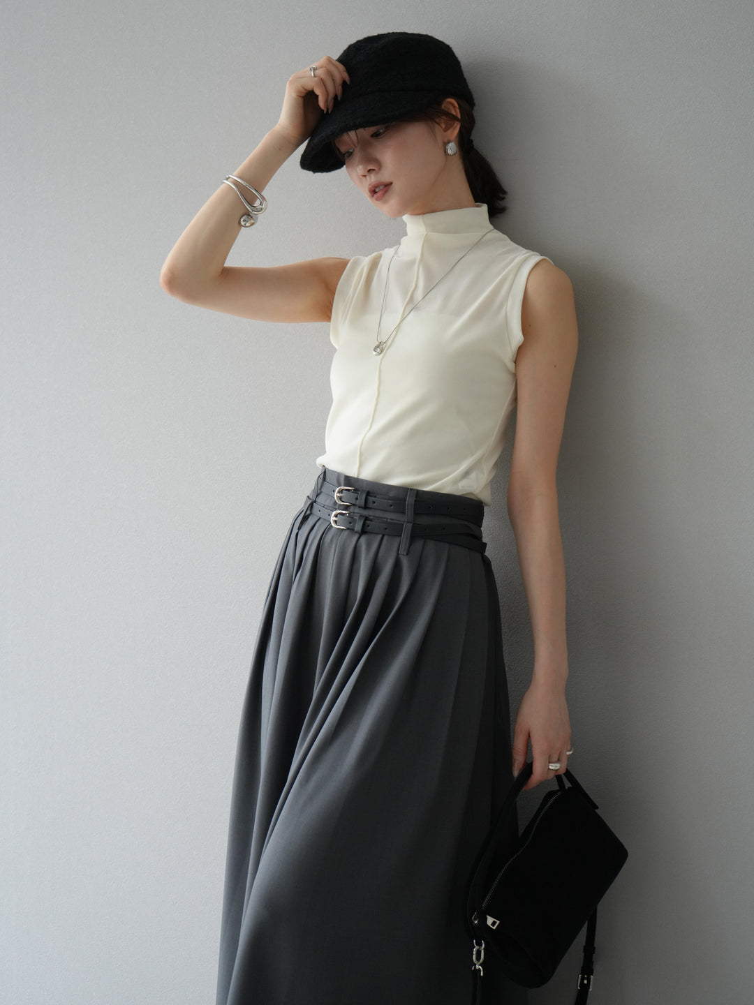 [SET]シアーベロアプチネックノースリーブトップス+エステルプリーツスリットスカート(2set)