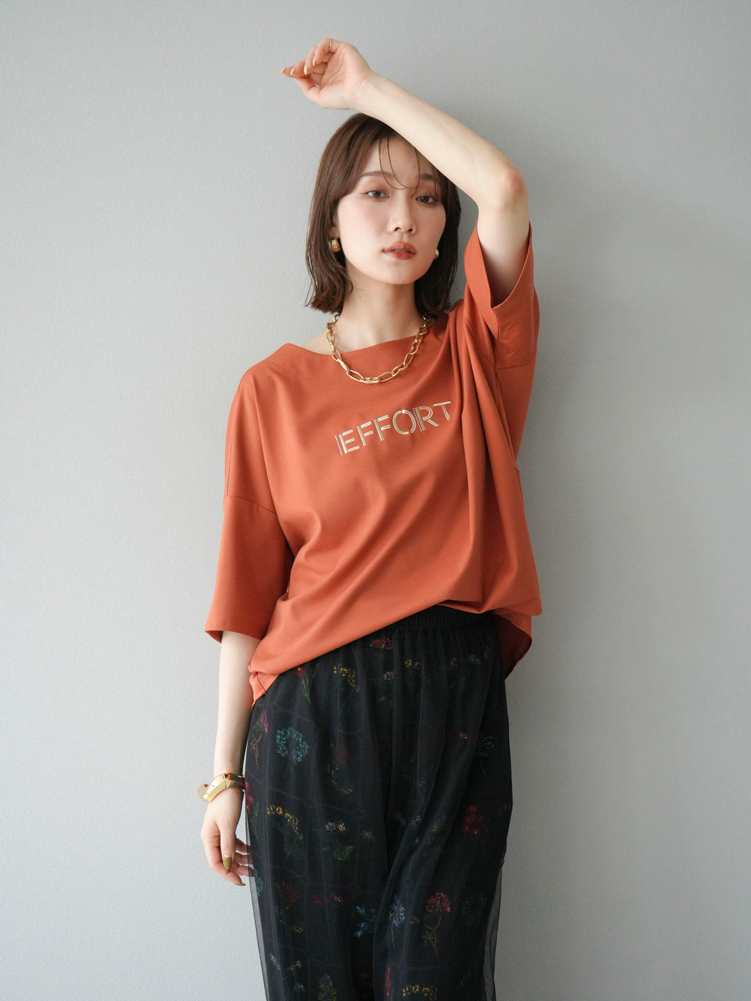 [予約]異素材メタリックロゴ刺繍×プリントTシャツ/オレンジ