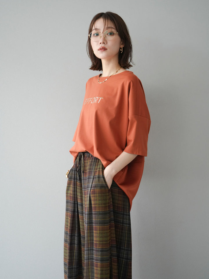 [套裝] 不同材質金屬標誌刺繡 x 印花T卹 + 透視格紋寬鬆褲（2 件套）