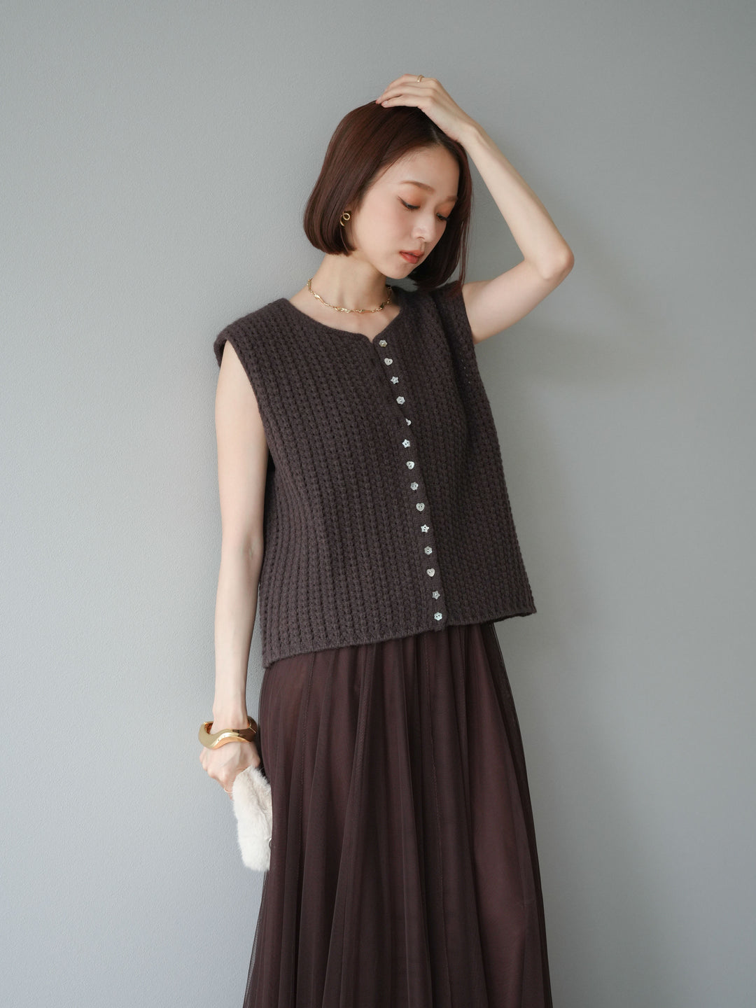 [予約]ランダムボタンニットベスト/ブラウン
