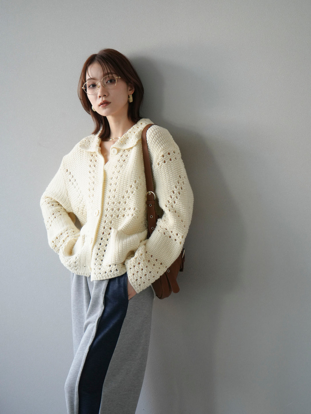[予約]丸襟透かし編みニットカーディガン/オフ