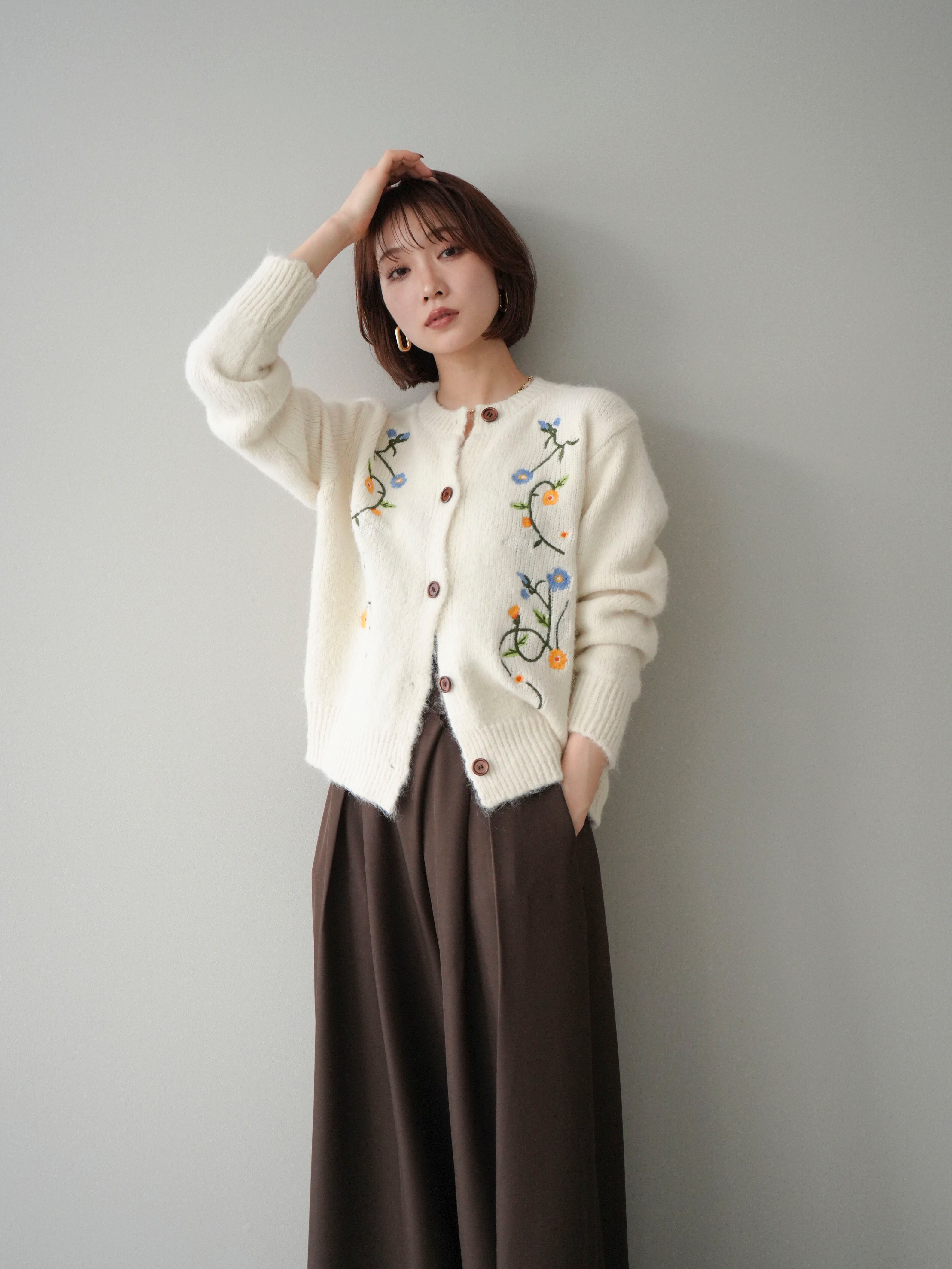 SET]フラワー刺繍ニットカーディガン+選べるアクセセット(2set) – Lumier