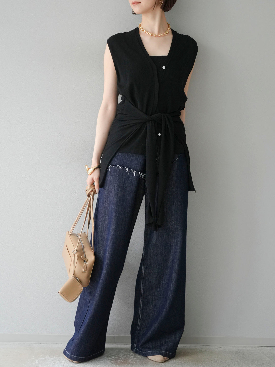 【預購】無袖圍腰針織開襟衫/黑色