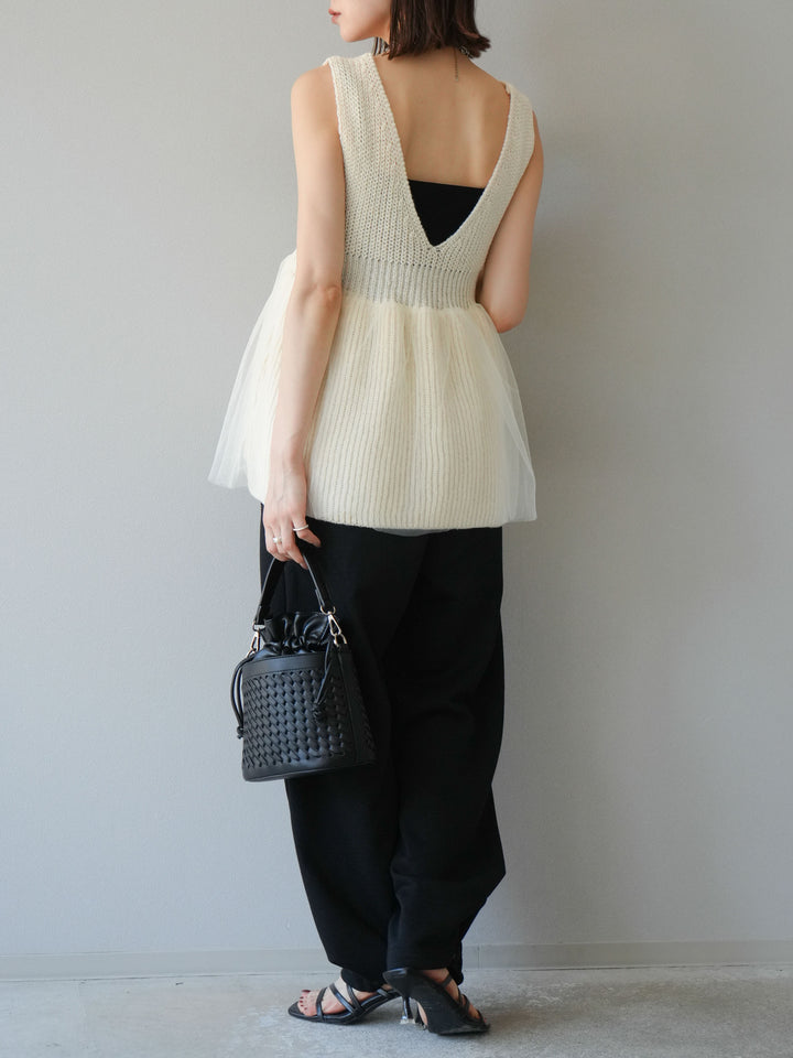 [SET] 薄紗層疊荷葉邊針織背心 + 兩用設計運動褲（2 件組）