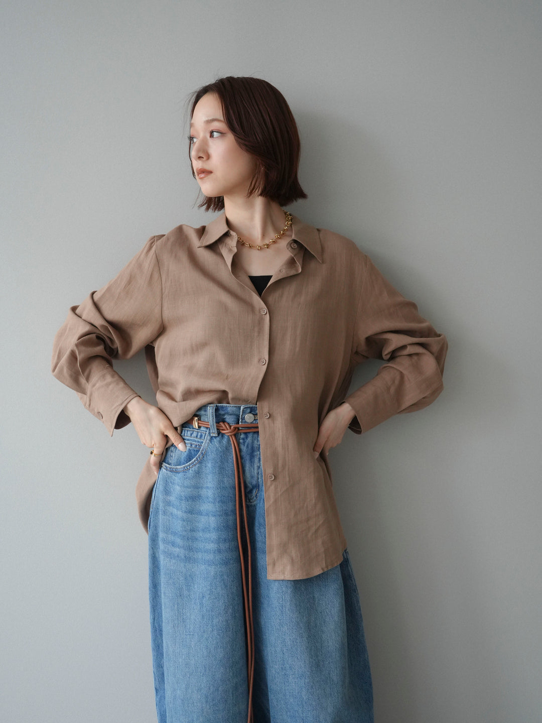 [予約]バックVレースデザインシャツ/beige