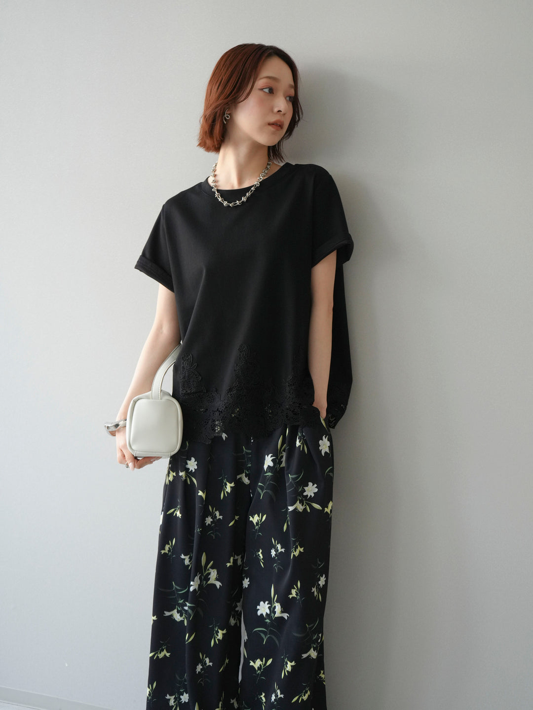 【套裝】蕾絲拼接方領T卹+印花束腰褲（兩件組）