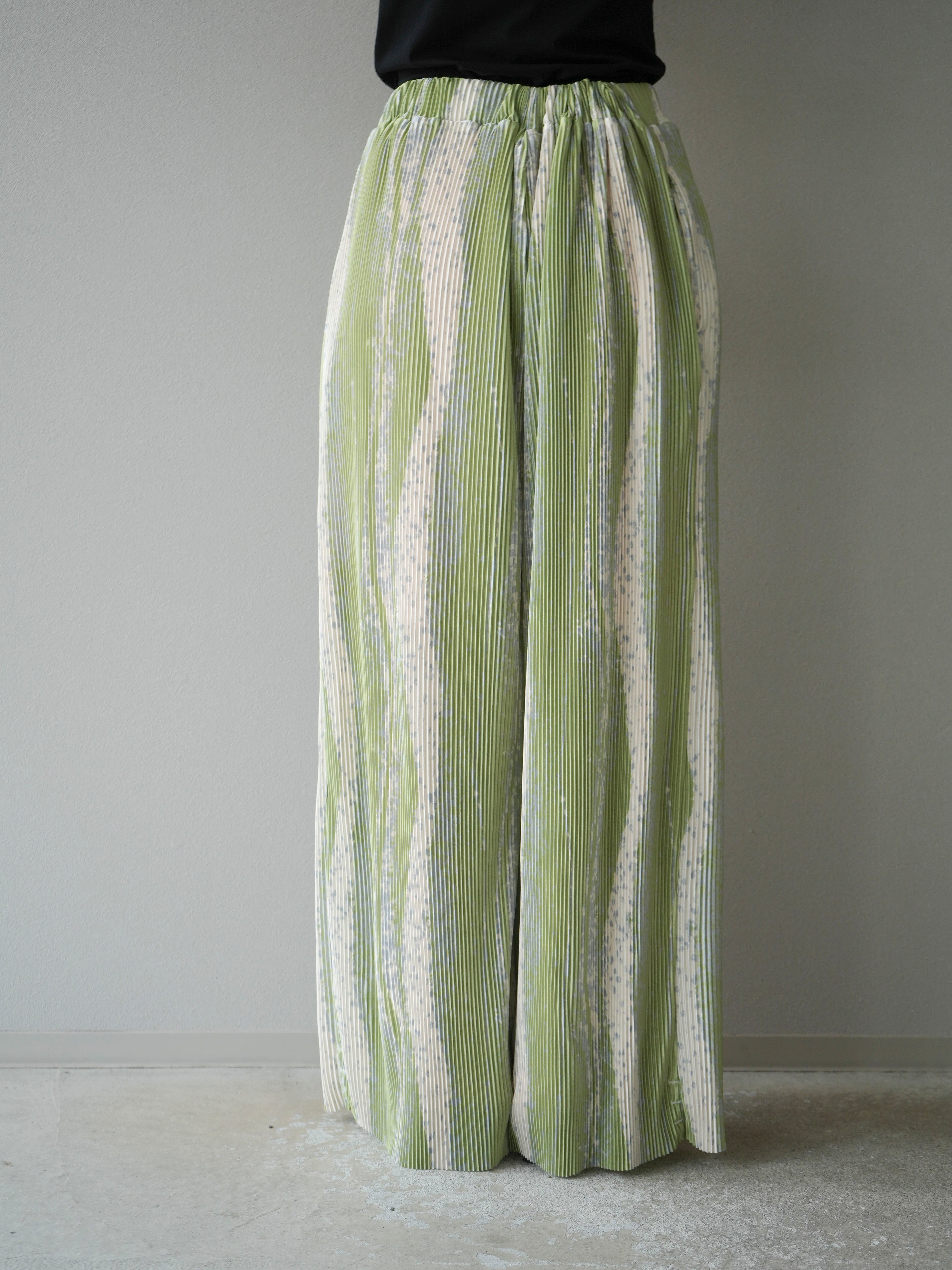 予約]ニュアンスプリーツワイドパンツ/ライトグリーン – Lumier
