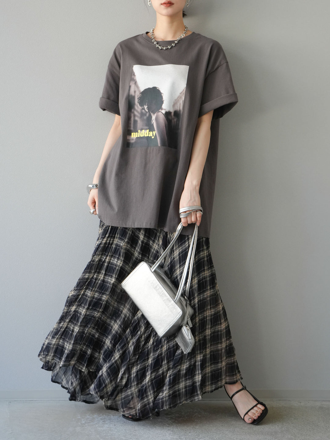 [SET]ネオンロゴフォトプリントBIG Tシャツ+シアーチェックアシンメトリーワッシャースカート(2set)