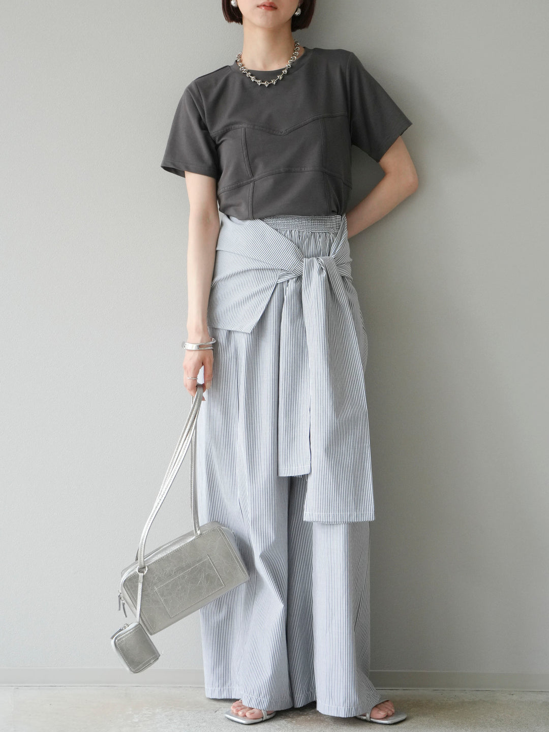 [預購] 緊身胸衣設計T卹/炭灰色