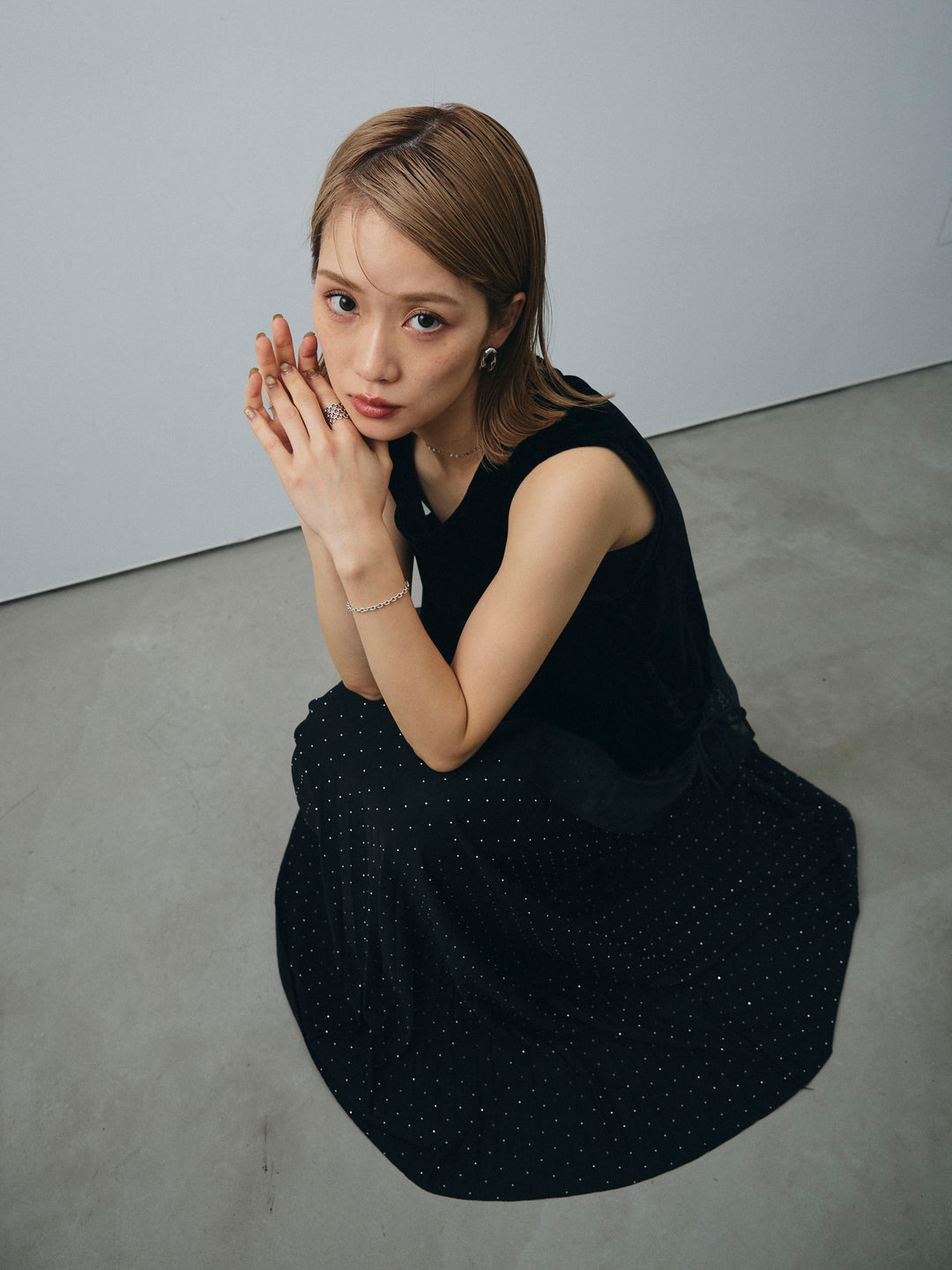 [予約]裾チュールベロアノースリーブプルオーバー/ブラック