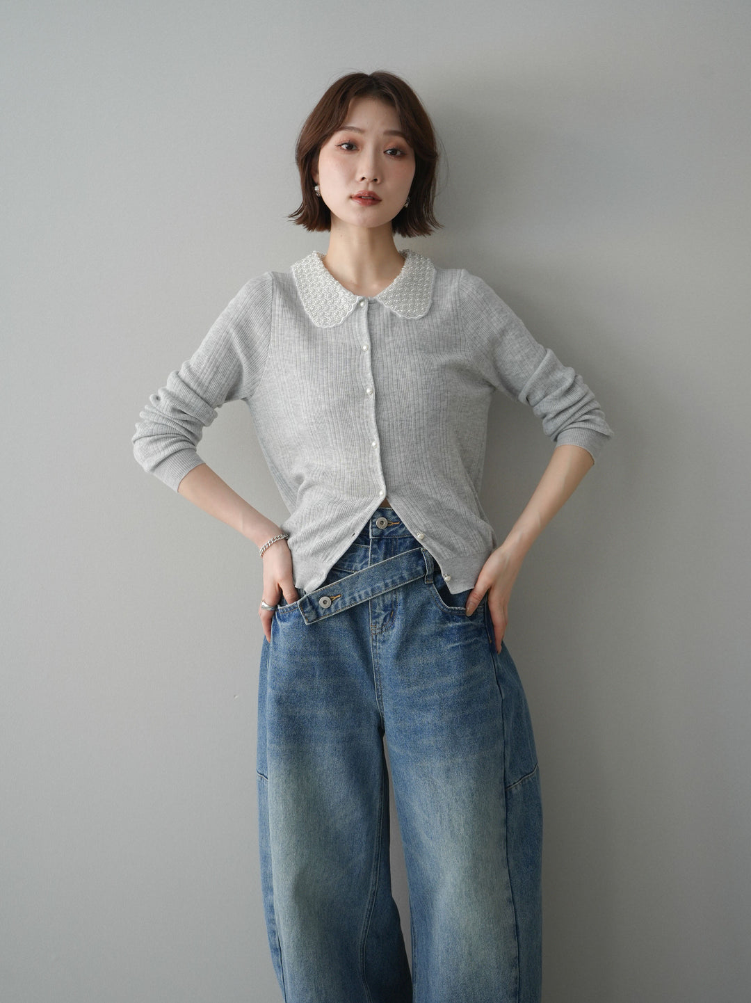 [予約]ビジュー襟パールボタンニットカーディガン/gray