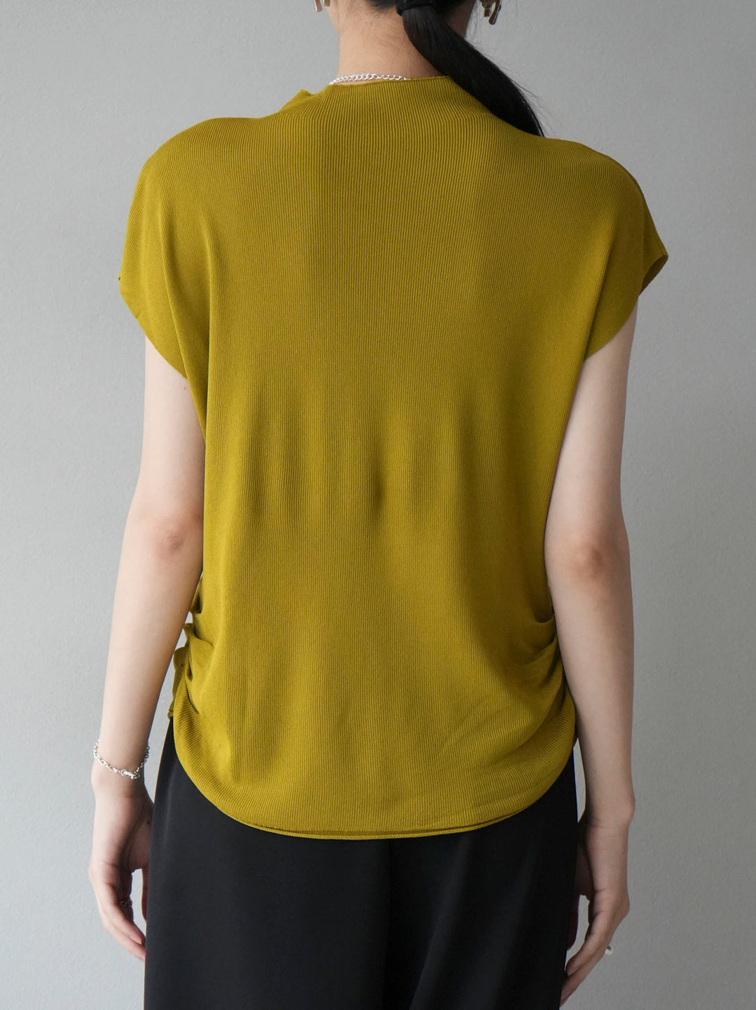 [Pre-order] Petite Neck Side Shirring Summer Knit Top/Green